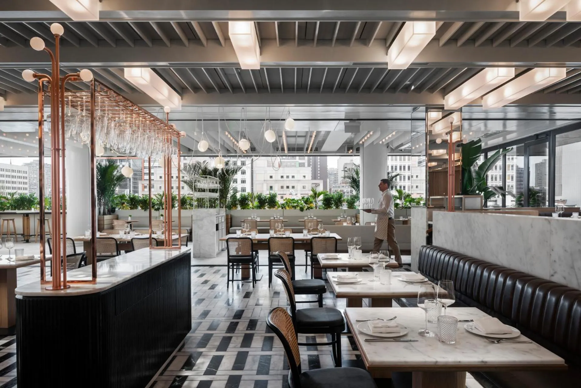 Restaurant/places to eat in Four Seasons Hotel Montreal