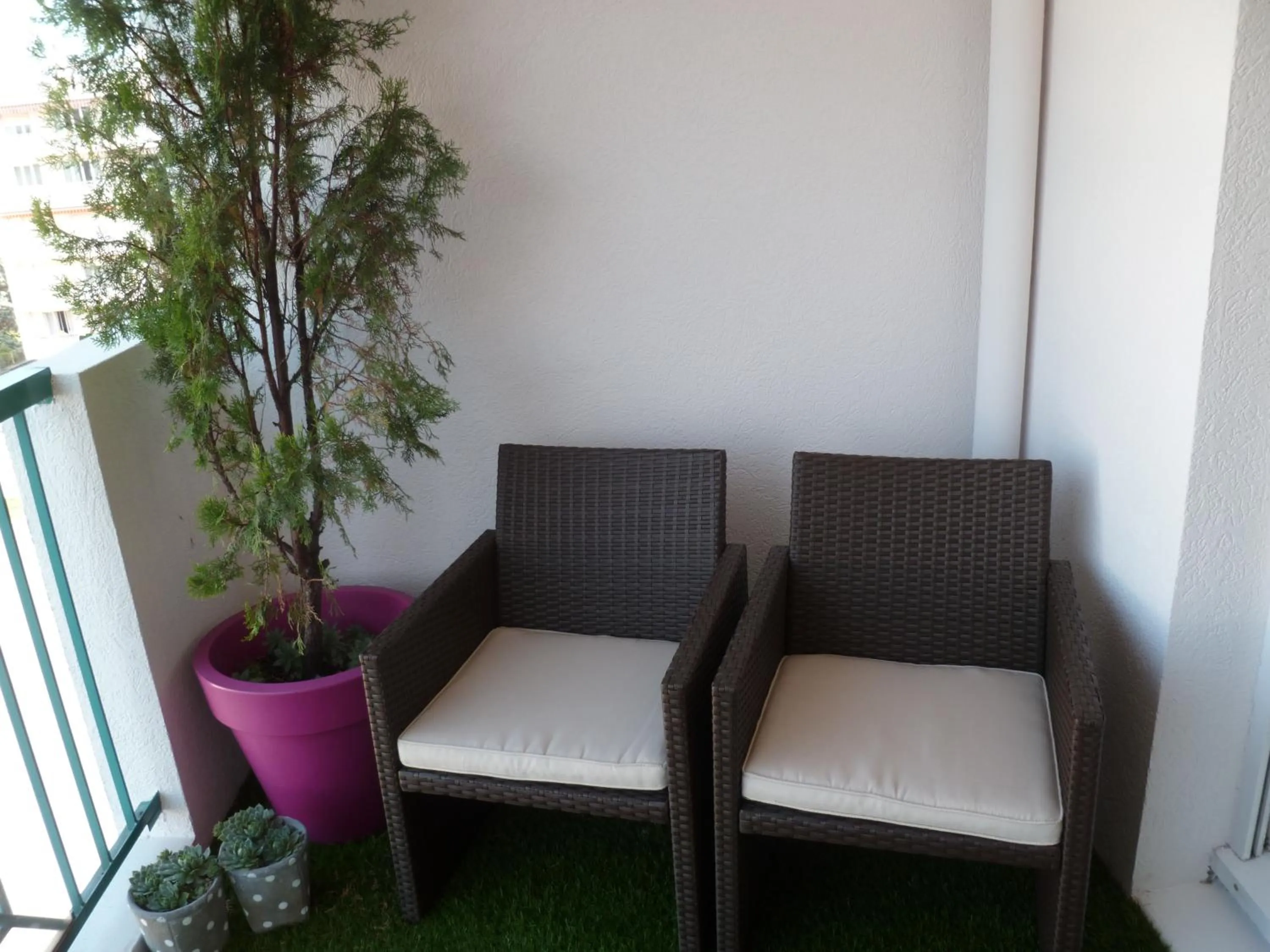 Seating area in Le Bellini