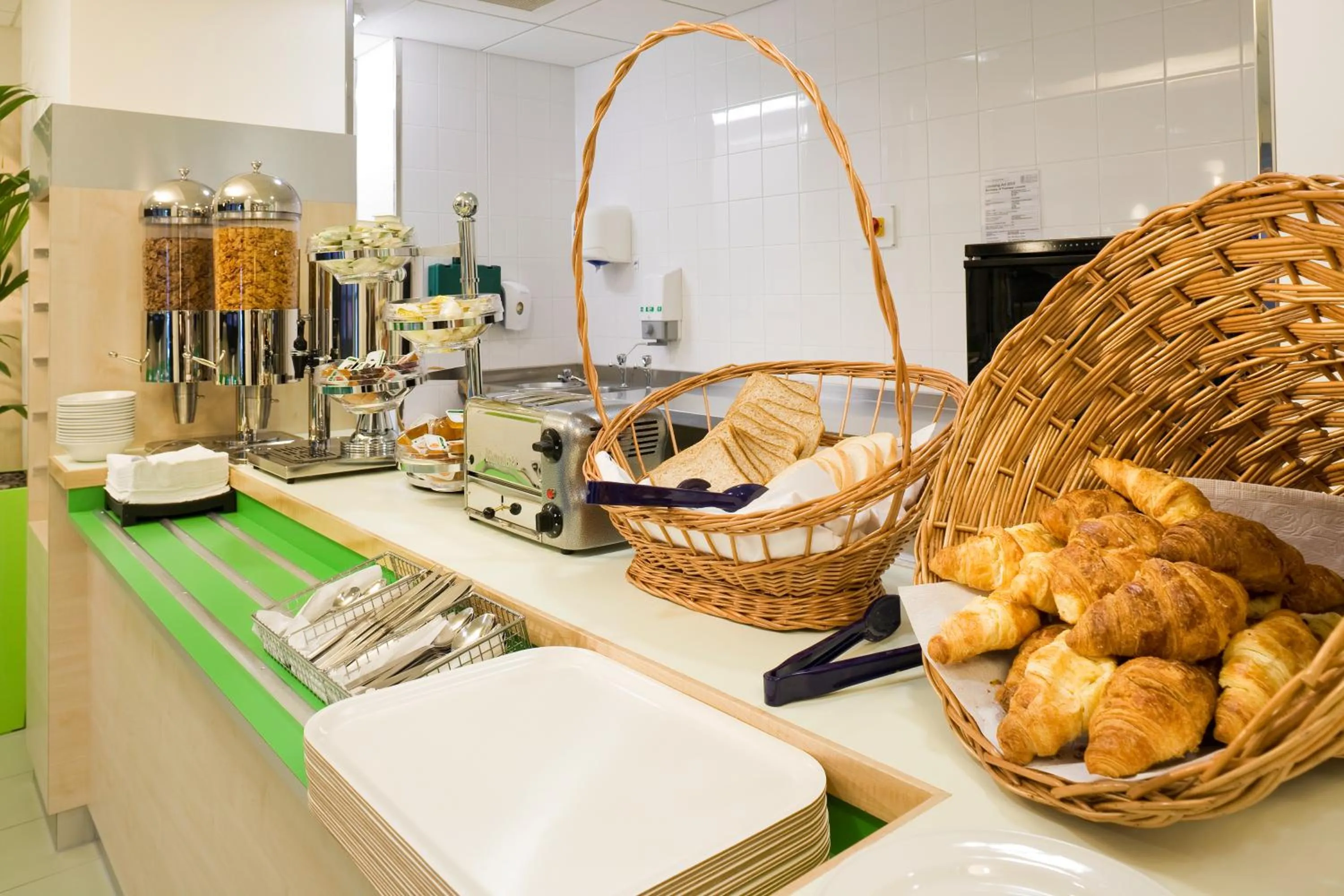 Food in ibis budget Newport