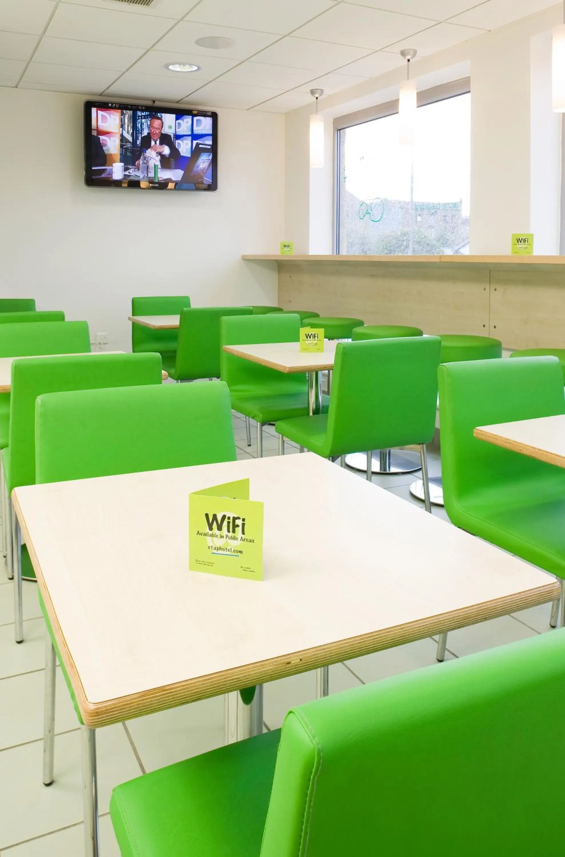 Restaurant/places to eat in ibis budget Newport