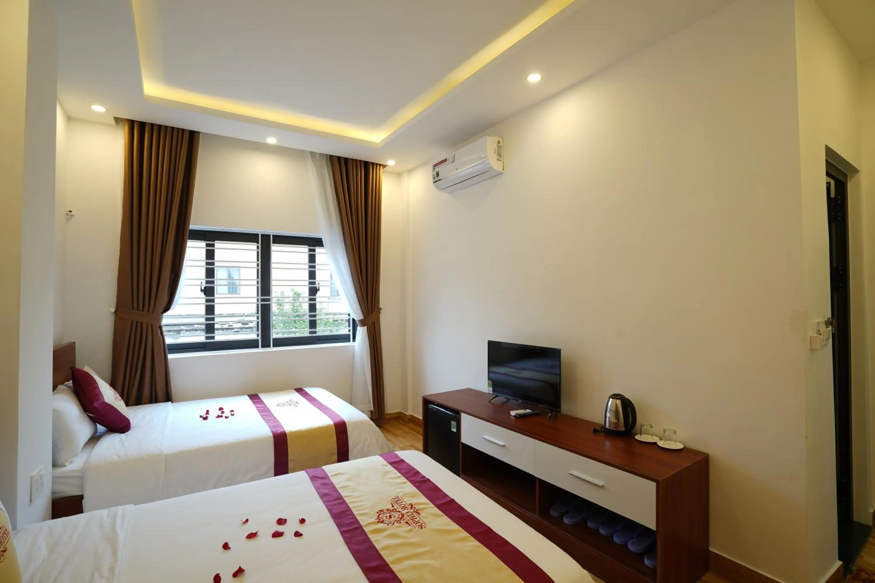 Bed in Sapphire Hotel Hue