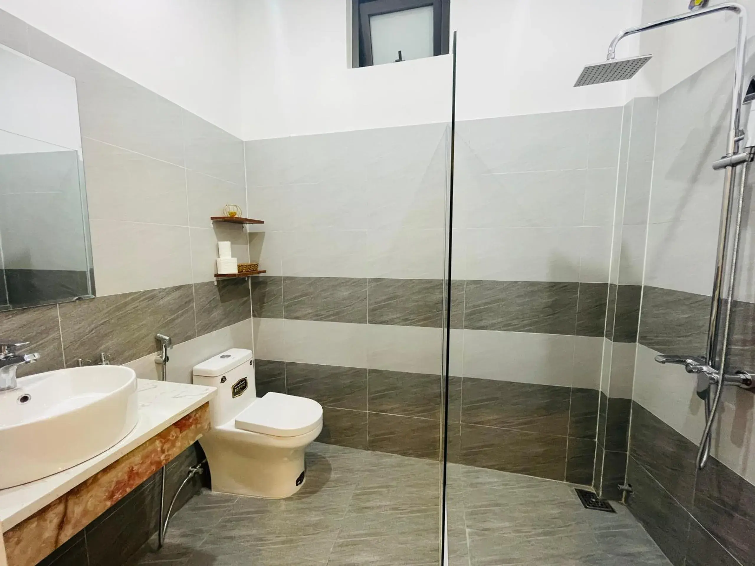 Superior Triple Room in Sapphire Hotel Hue Superior Triple Room in Sapphire Hotel Hue