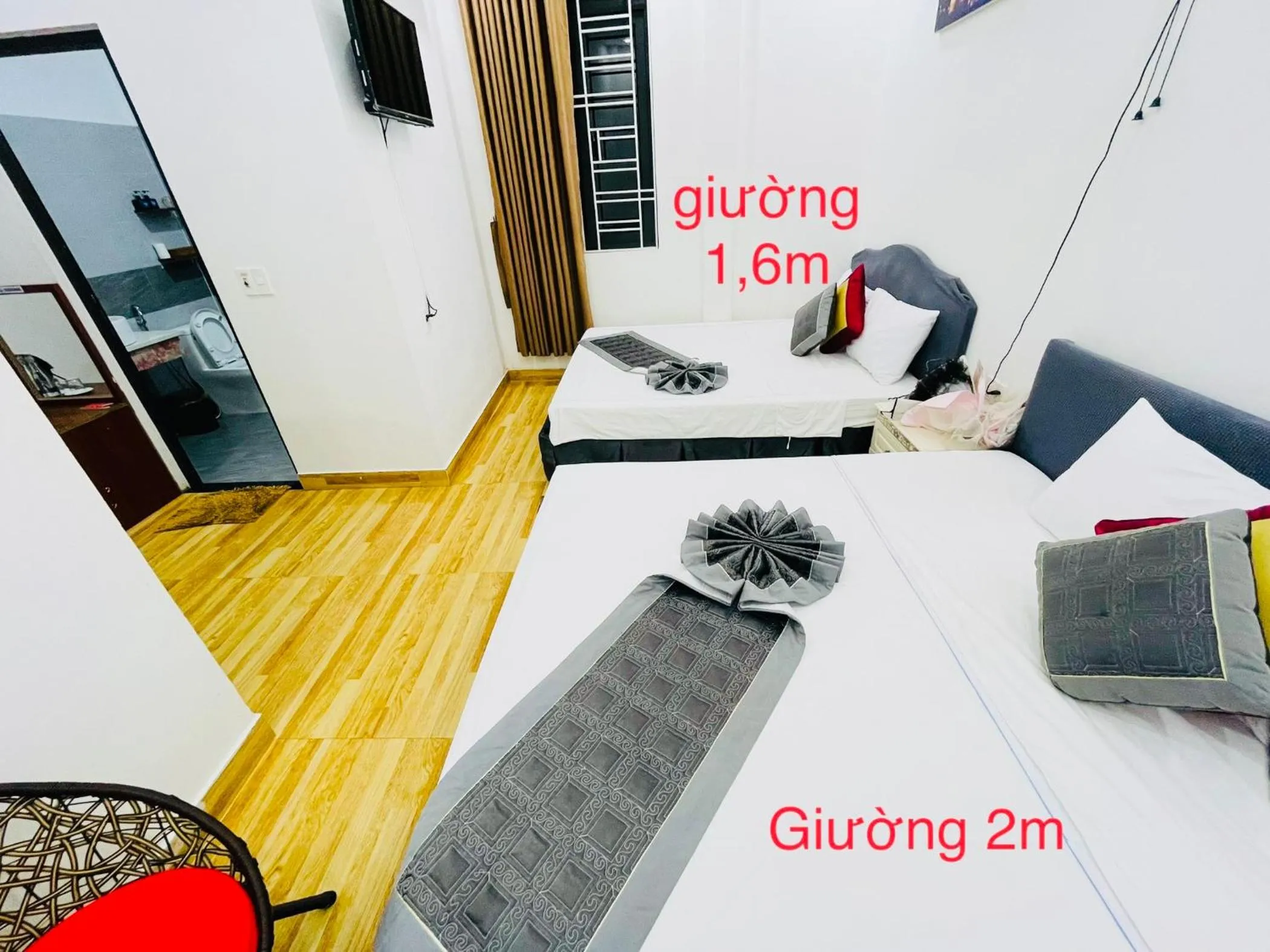 Photo of the whole room, Bed in Sapphire Hotel Hue