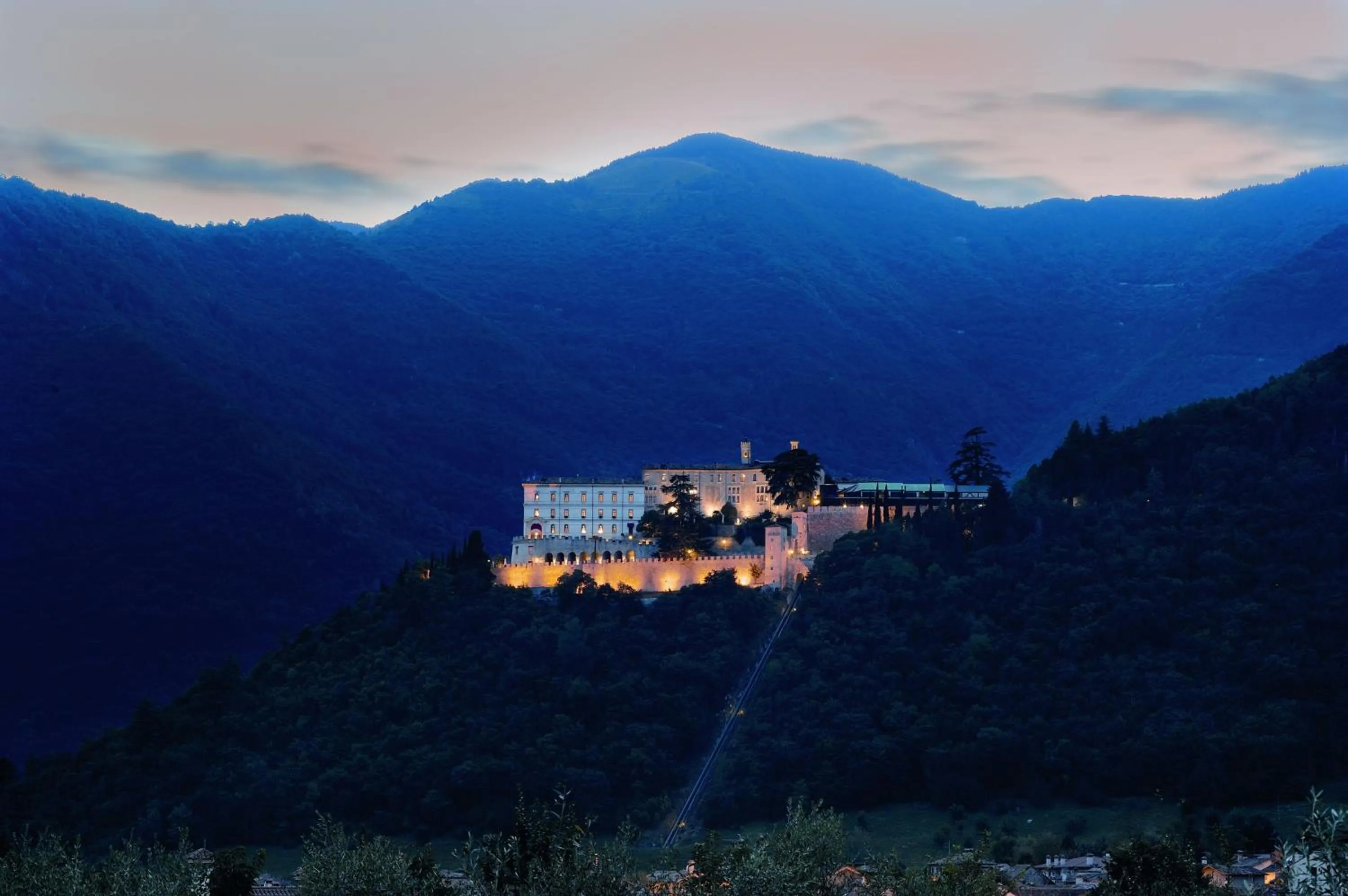 Nearby landmark in I giardini segreti di Villa Marcello Marinelli