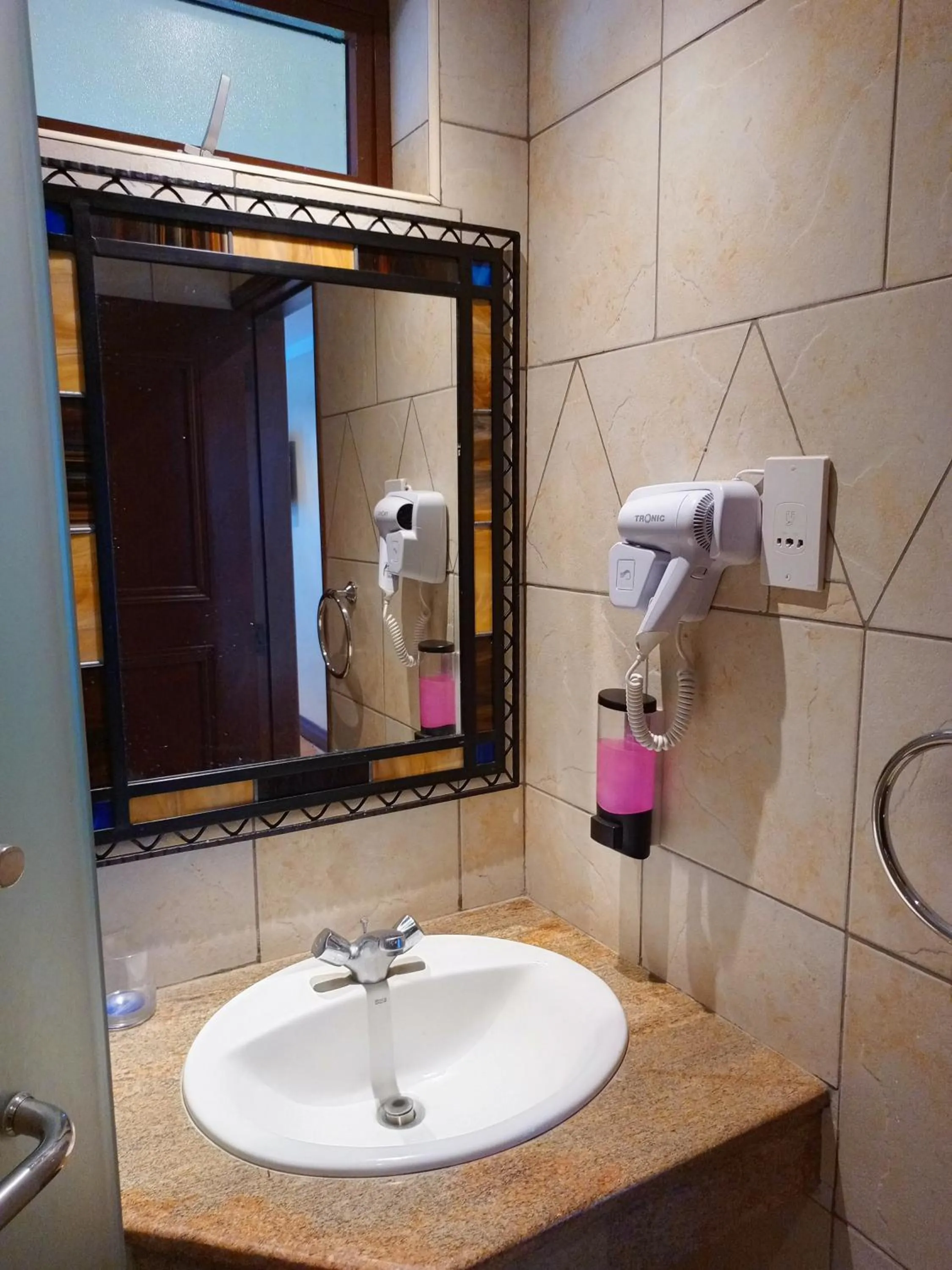 Shower in The Heron By Sarovar Portico India