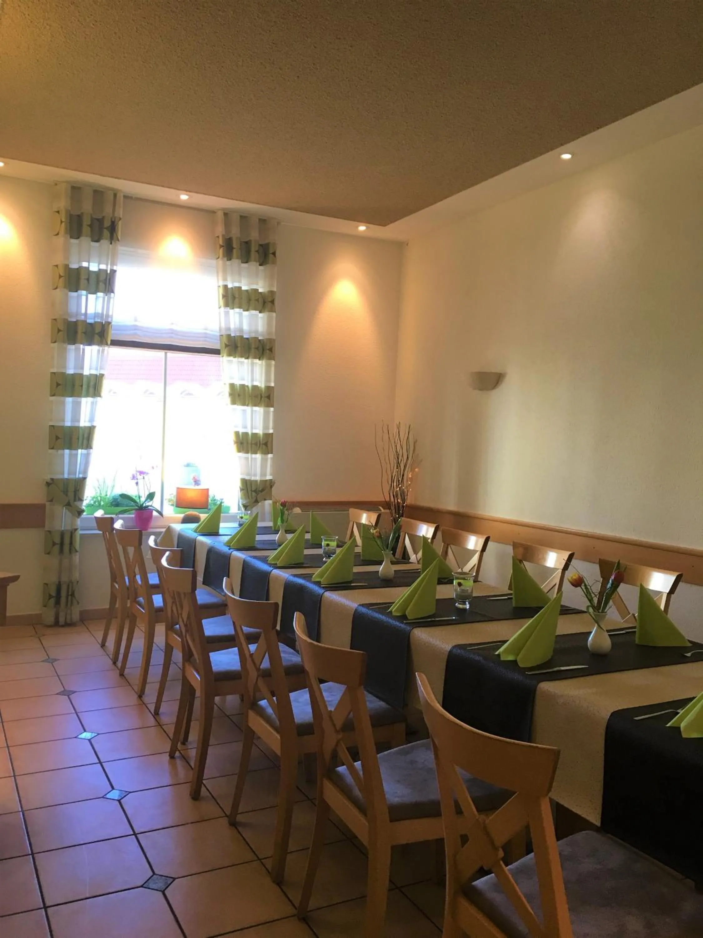 Restaurant/places to eat in Warias Hotel am Geiseltalsee - Nähe Merseburg und Mücheln