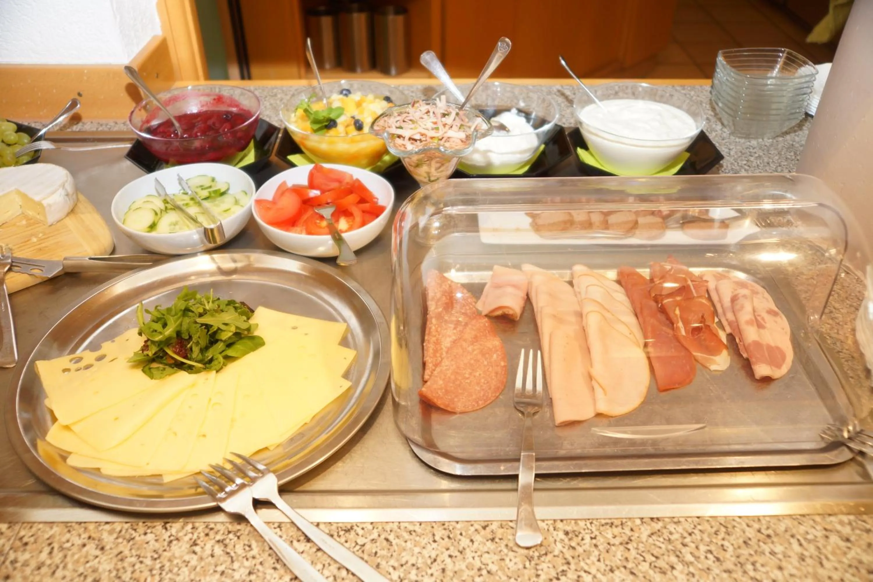 Breakfast in Warias Hotel am Geiseltalsee - Nähe Merseburg und Mücheln