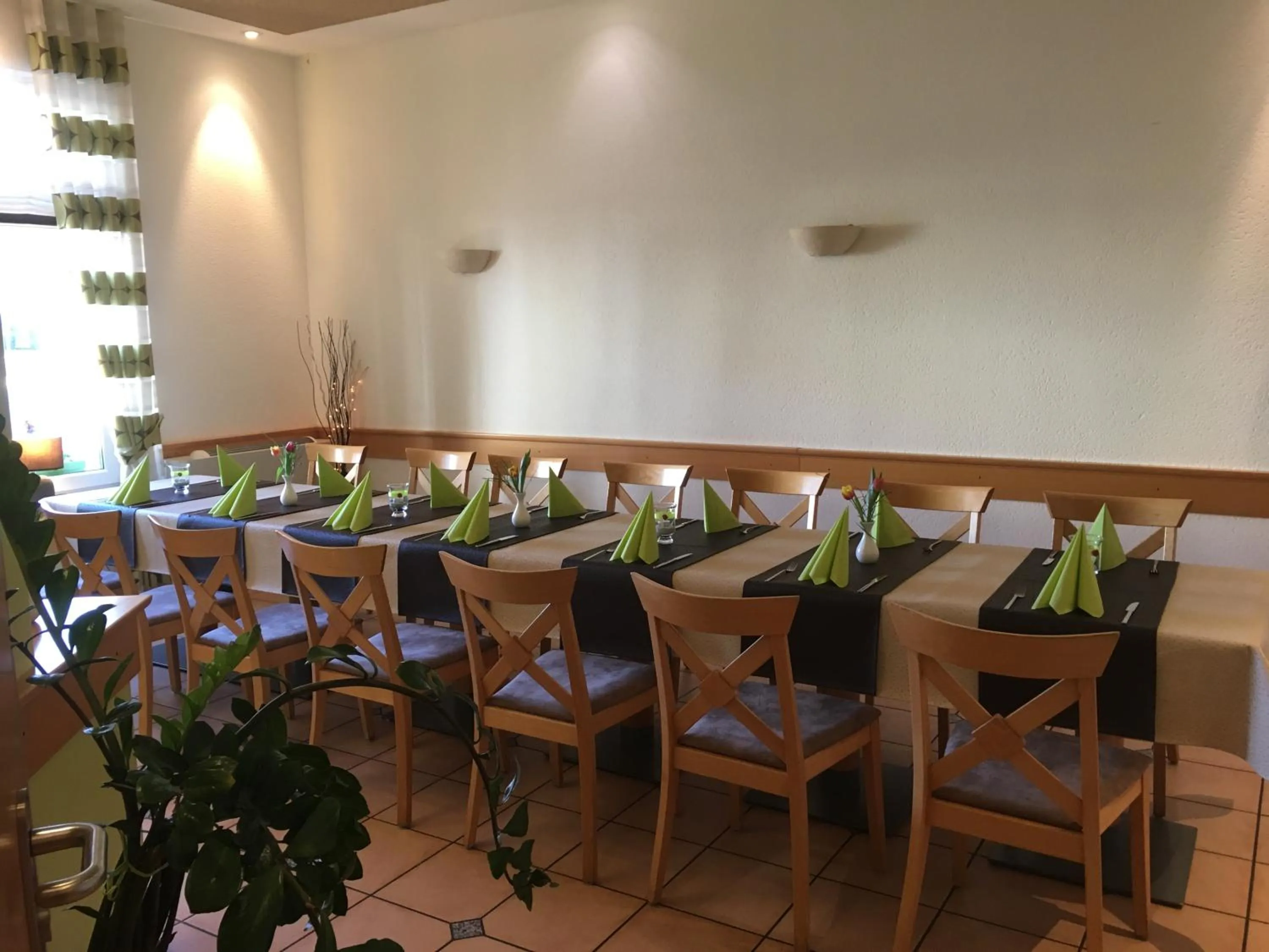 Restaurant/places to eat in Warias Hotel am Geiseltalsee - Nähe Merseburg und Mücheln