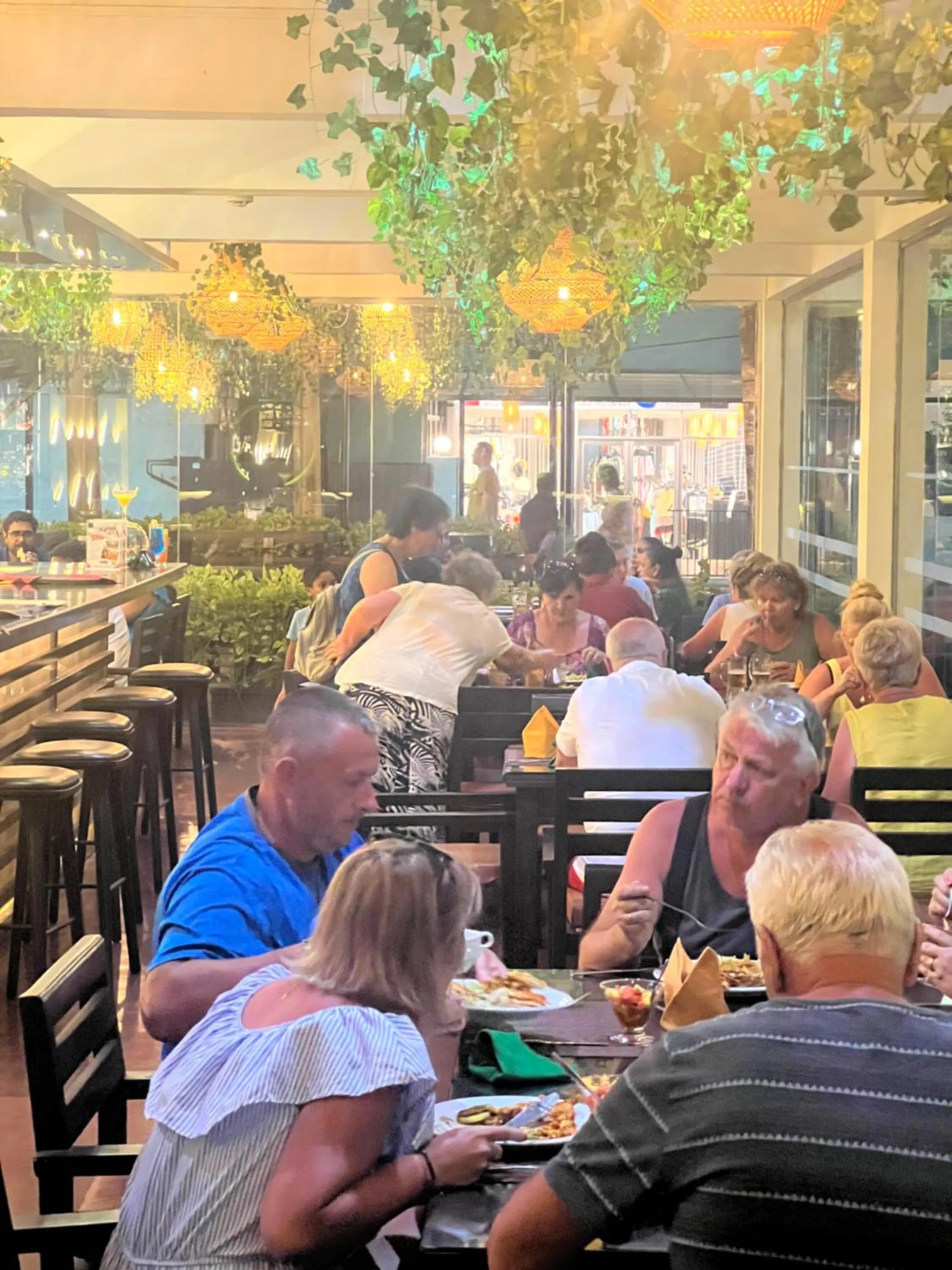 Restaurant/places to eat in Beach Corridor Hotel & Spa with Free Airport shuttle