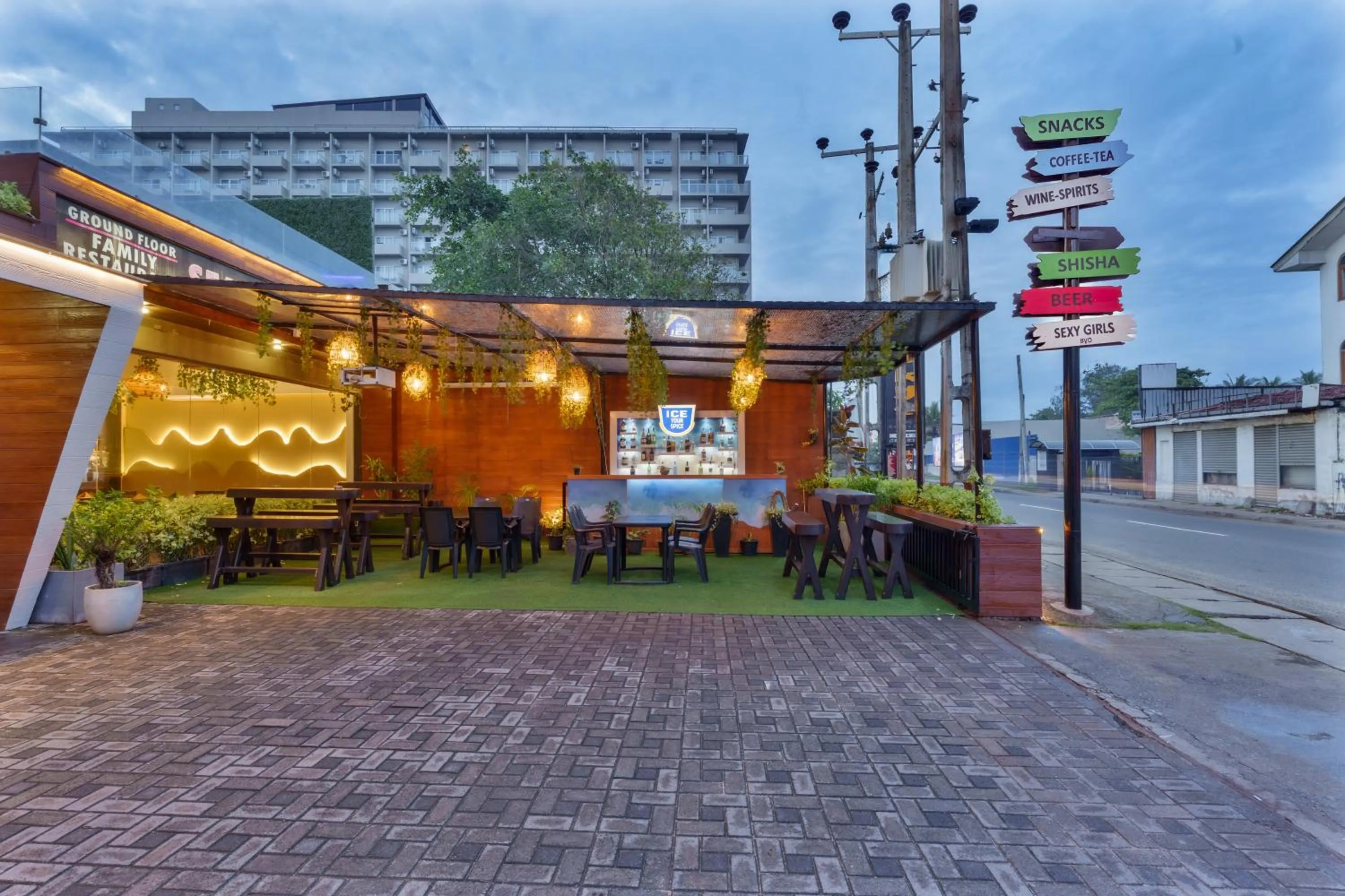 Restaurant/places to eat in Beach Corridor Hotel & Spa with Free Airport shuttle