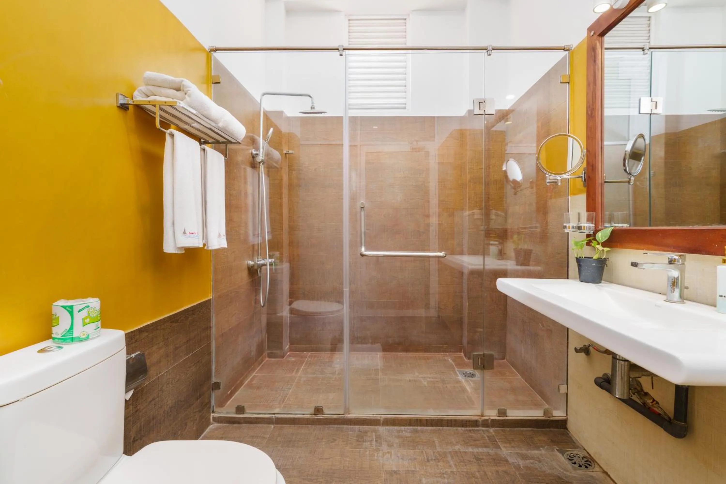 Shower in Beach Corridor Hotel & Spa with Free Airport shuttle