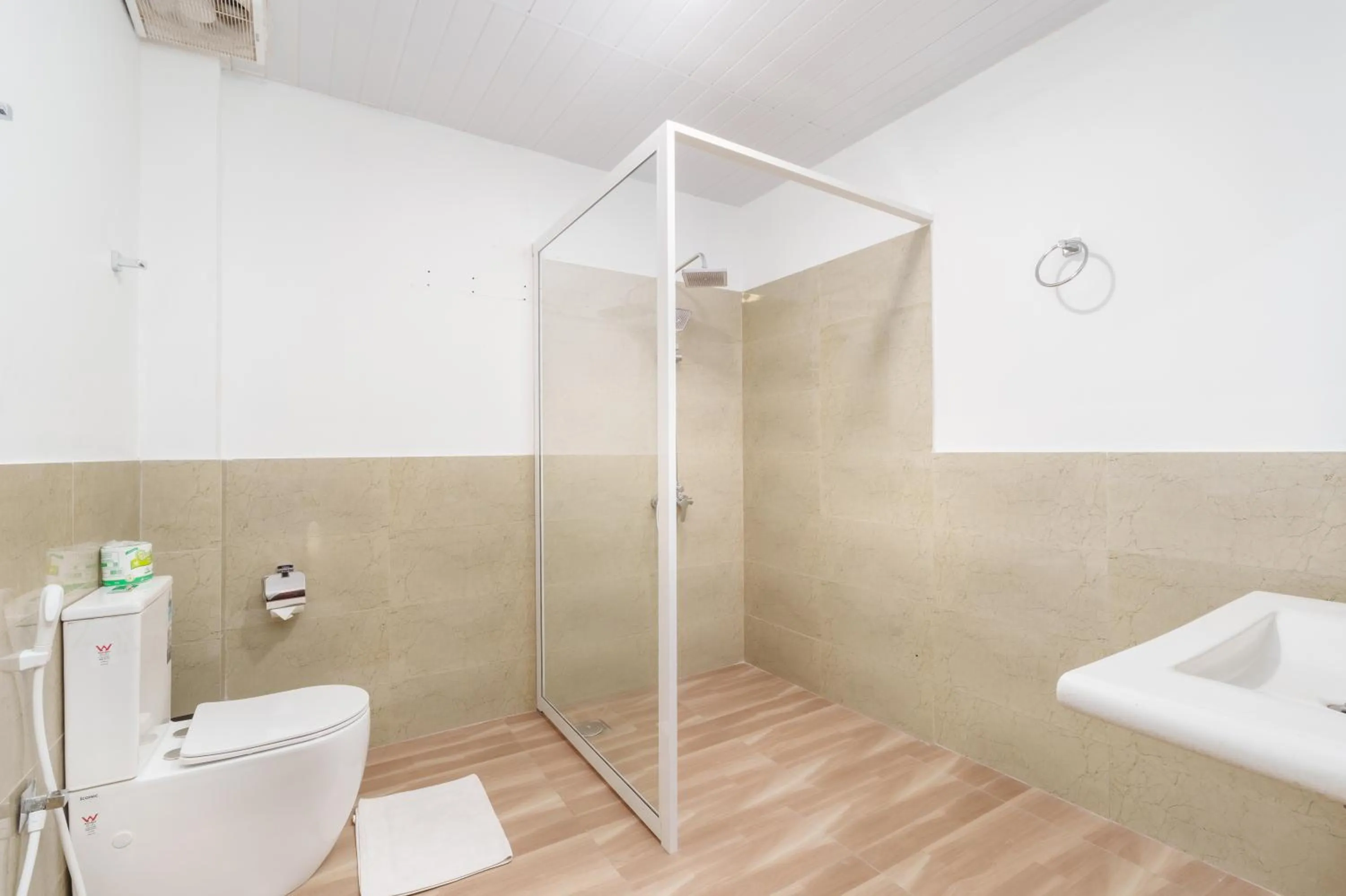 Shower in Beach Corridor Hotel & Spa with Free Airport shuttle