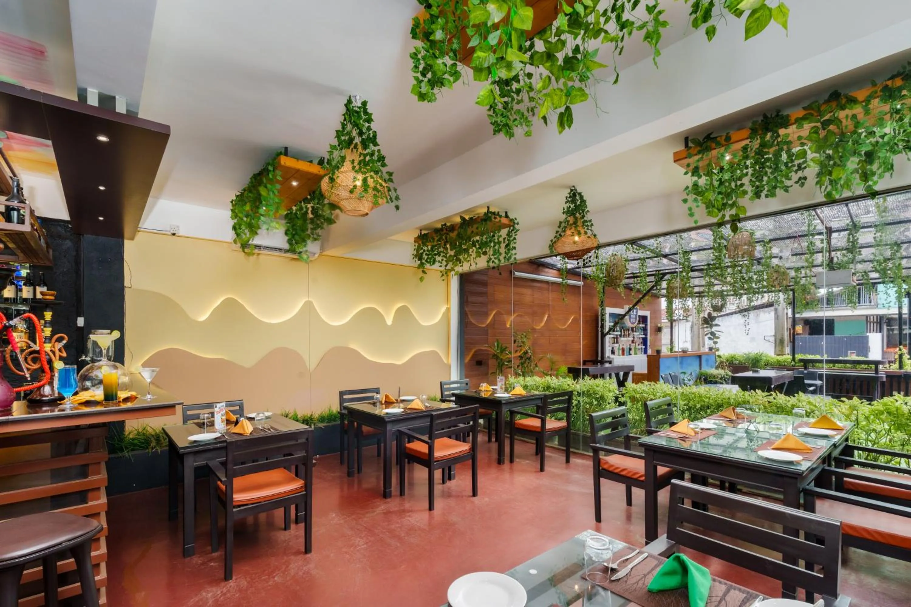 Restaurant/places to eat in Beach Corridor Hotel & Spa with Free Airport shuttle