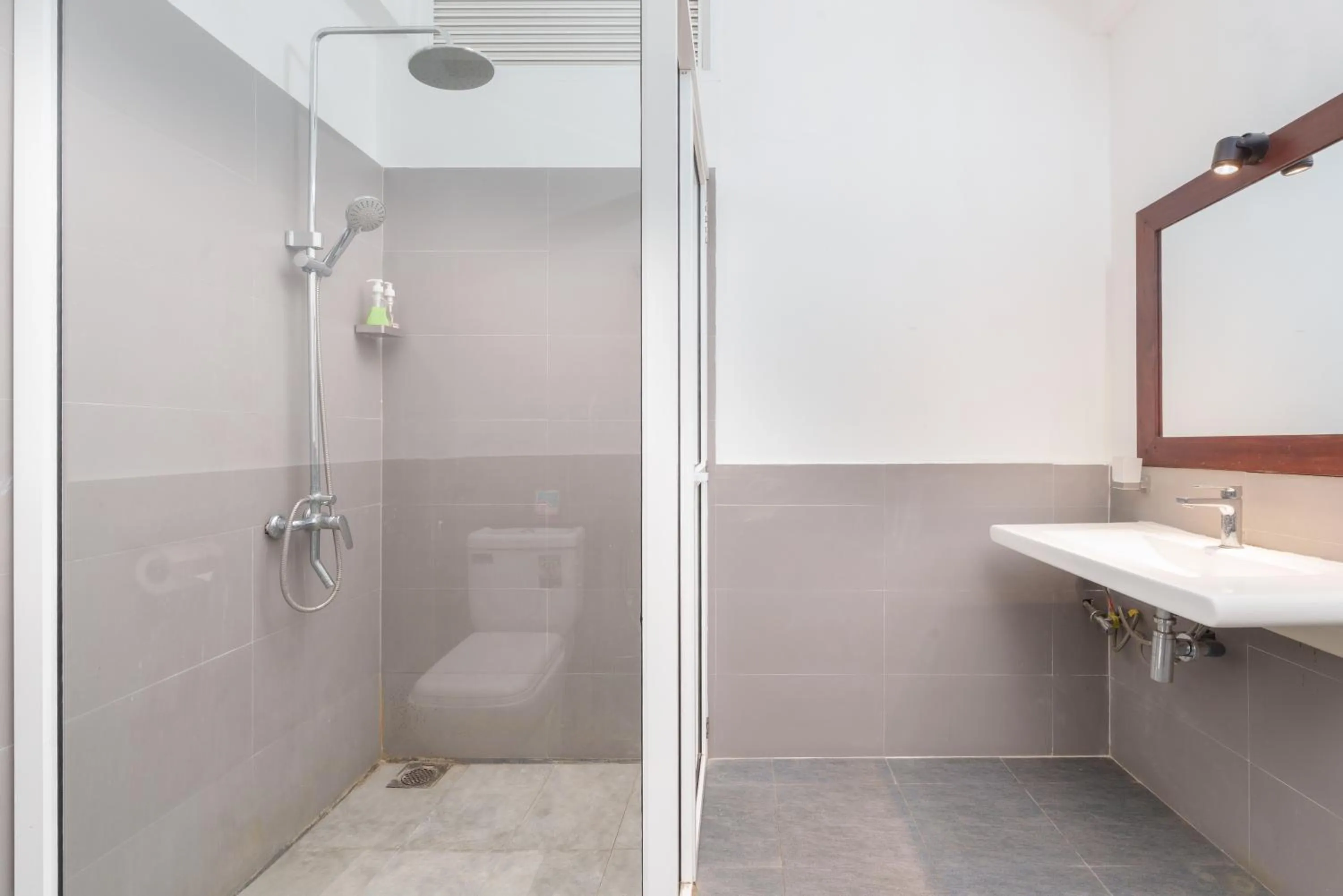 Shower in Beach Corridor Hotel & Spa with Free Airport shuttle