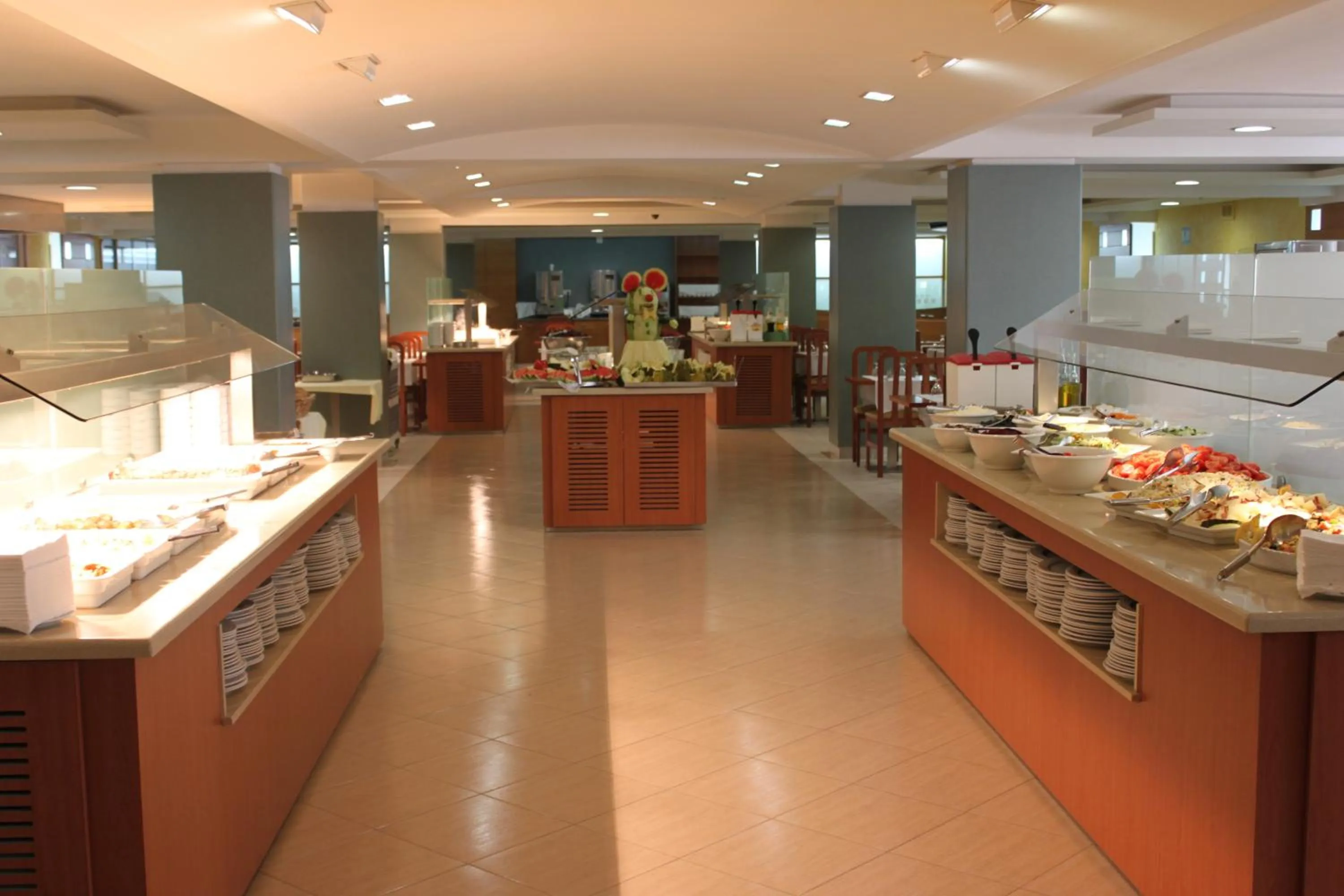 Restaurant/places to eat in Hotel Riviera