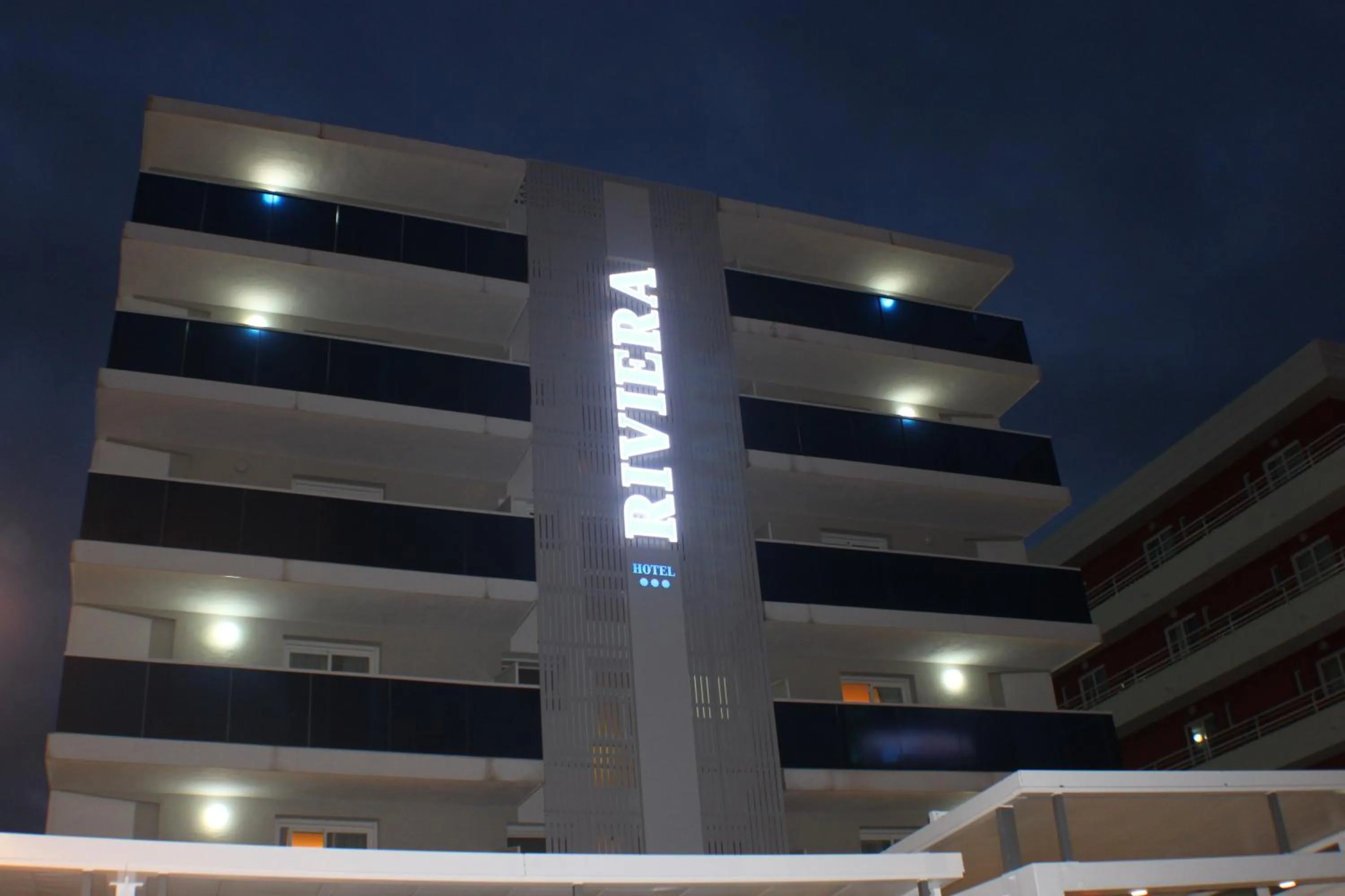 Facade/entrance in Hotel Riviera
