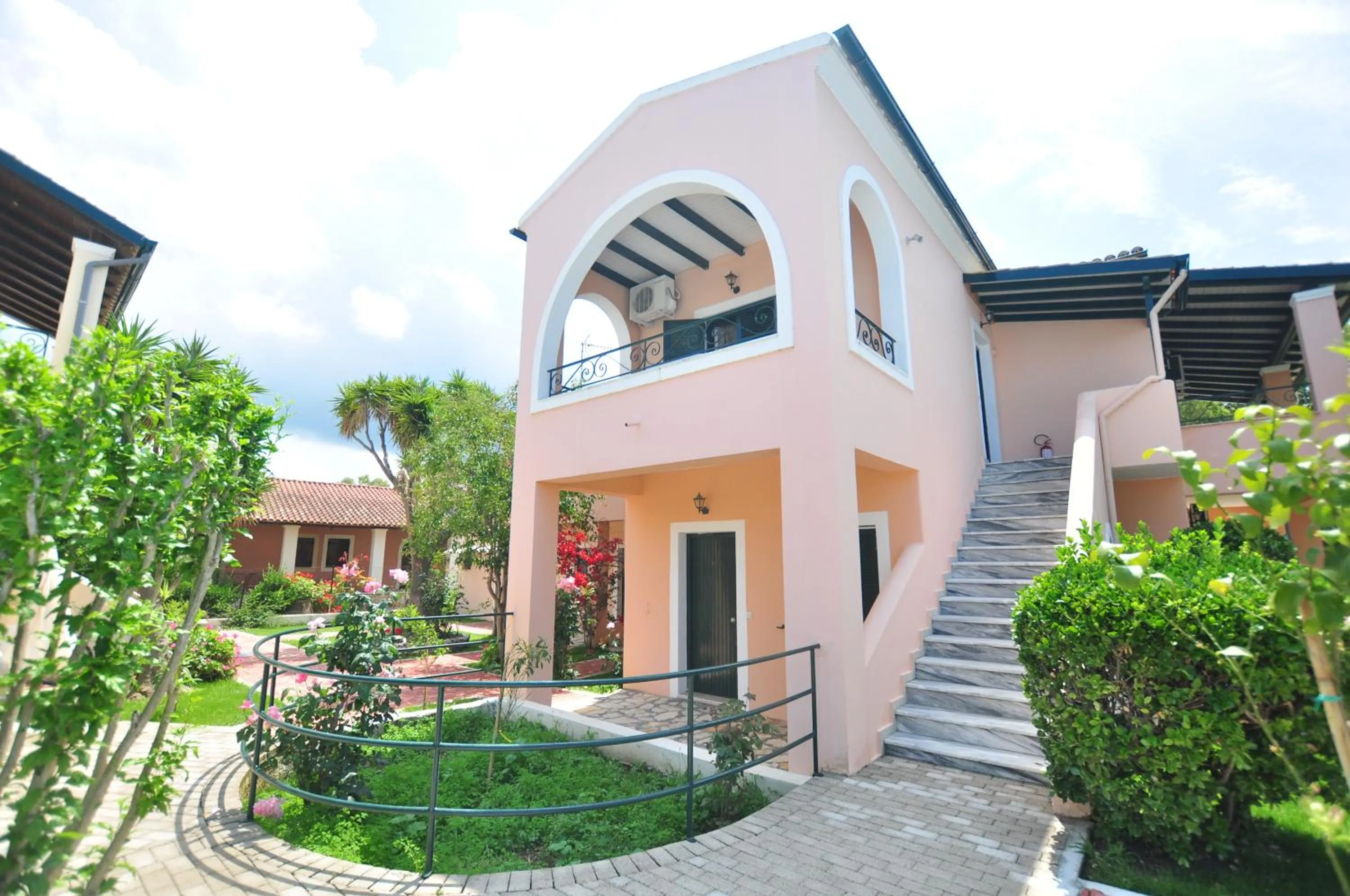 Property building in Acharavi Garden