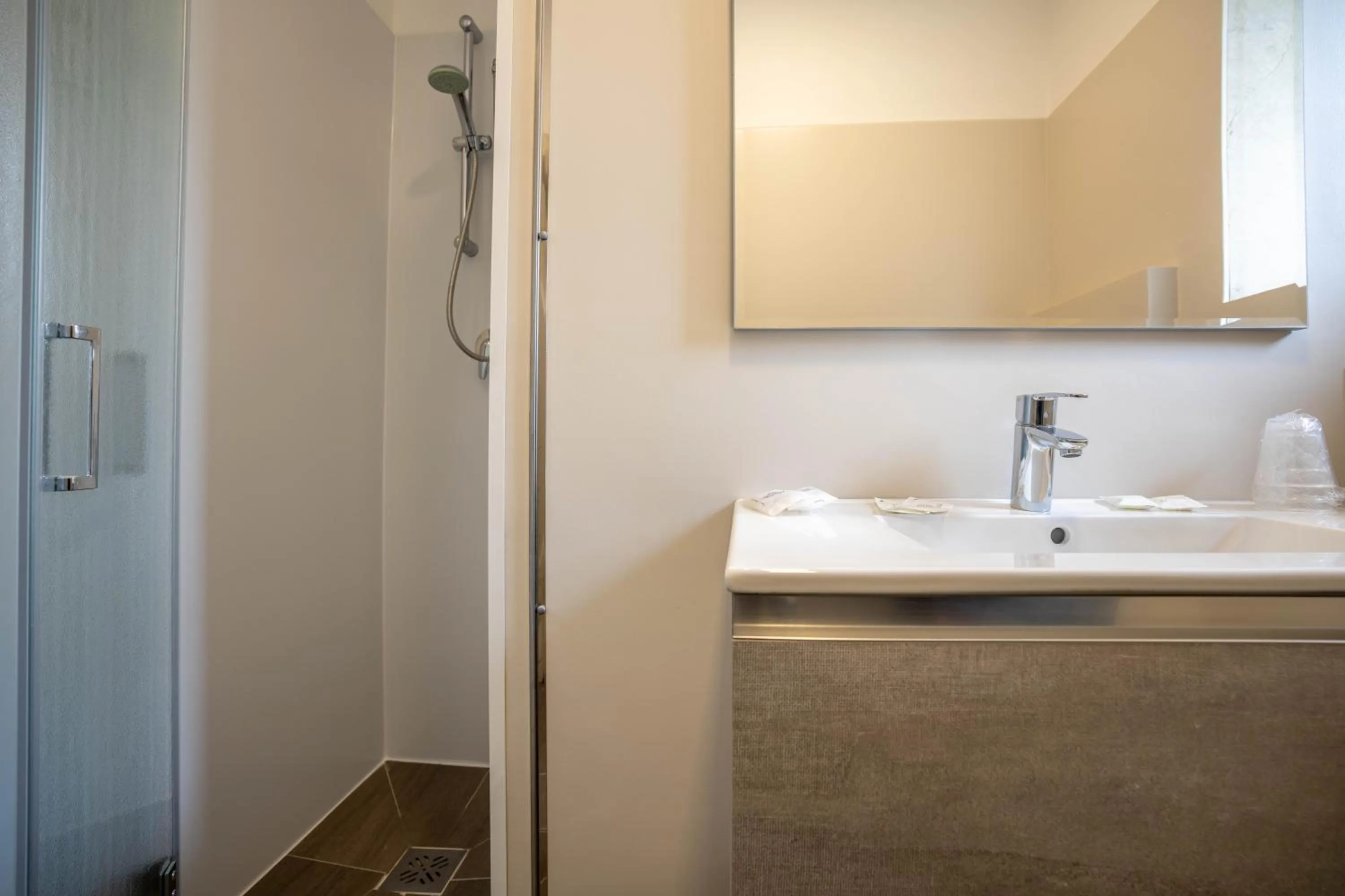 Bathroom in Hotel Germania