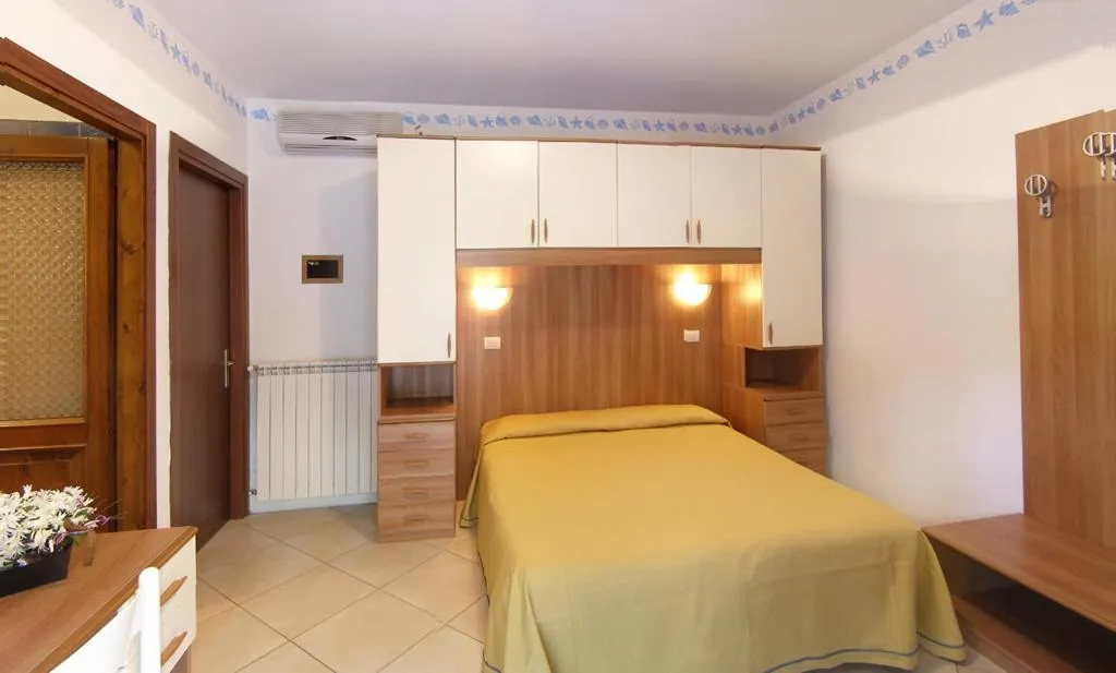 Photo of the whole room in Hotel Germania