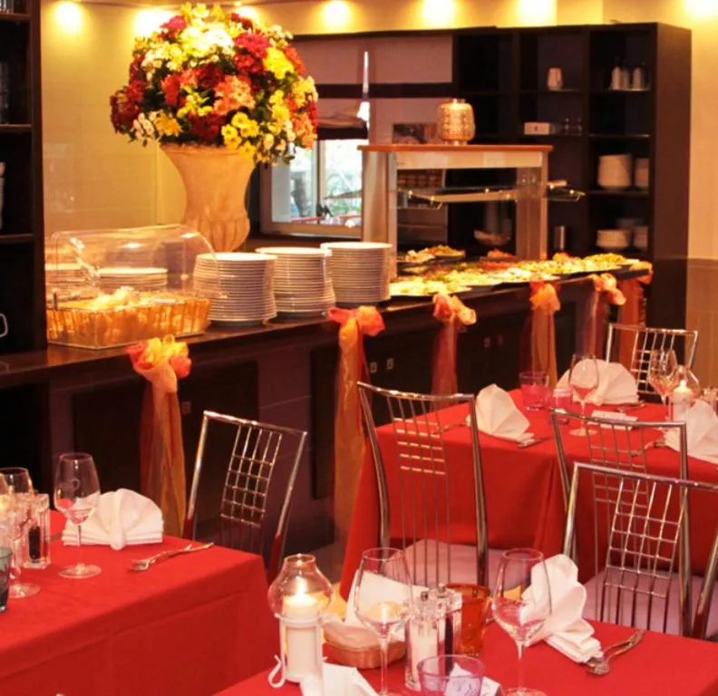 Restaurant/places to eat in Hotel Germania