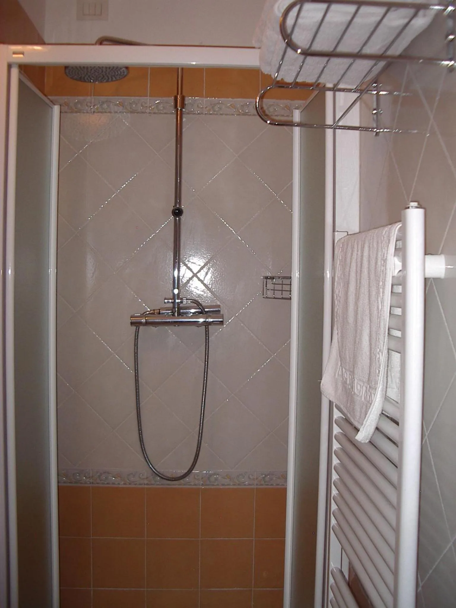 Shower in Hotel Germania