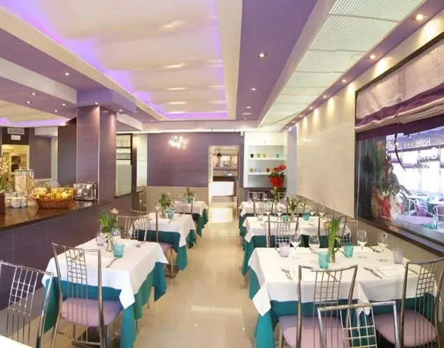 Restaurant/places to eat in Hotel Germania