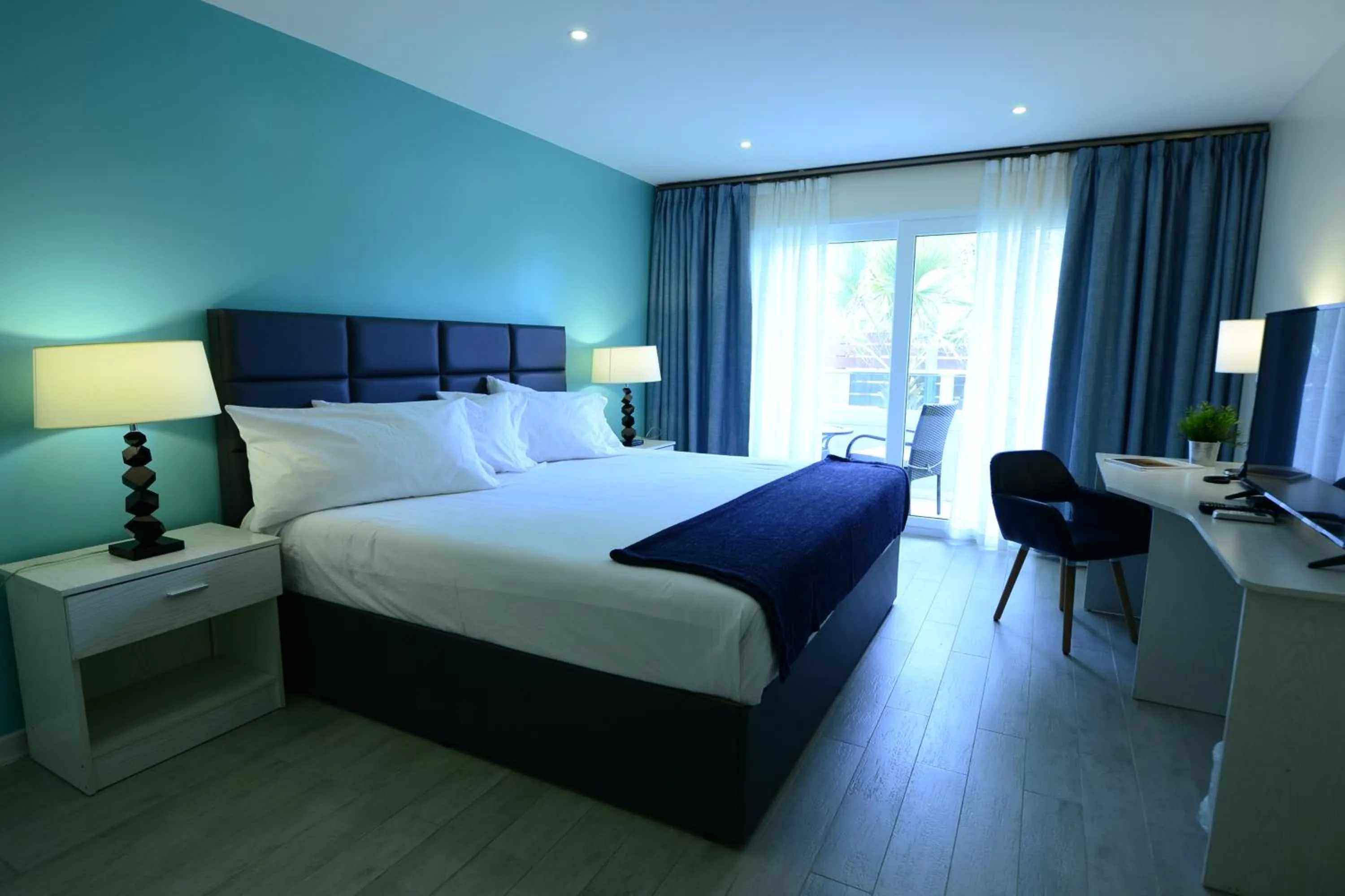 Bed in Quints Travelers Inn