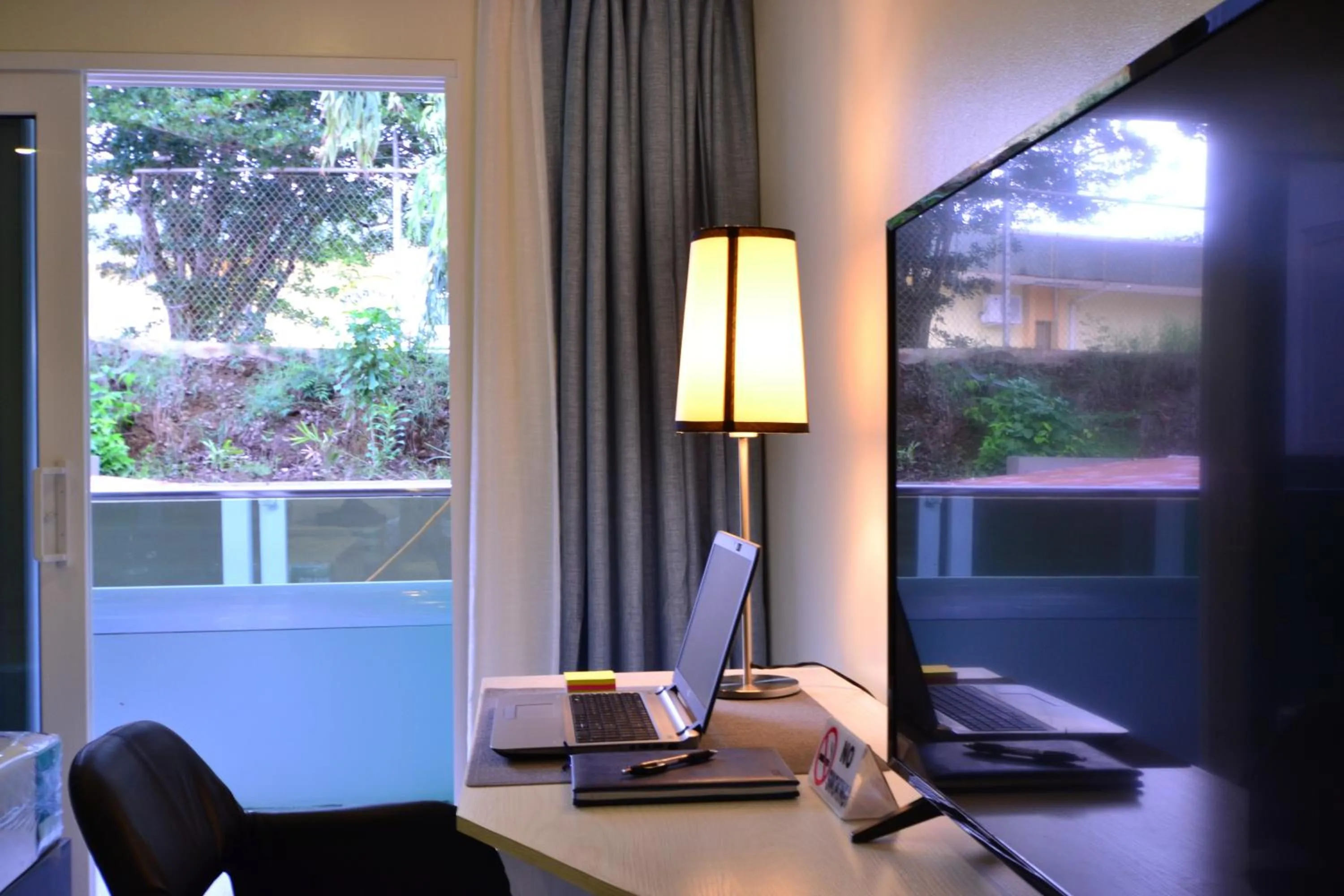 TV and multimedia in Quints Travelers Inn