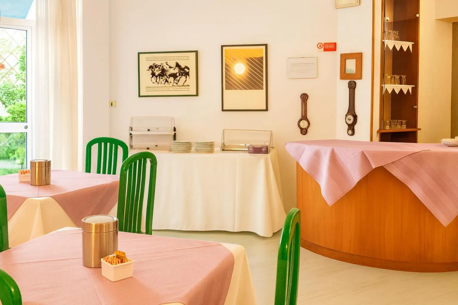 Restaurant/places to eat in Hotel Ariston