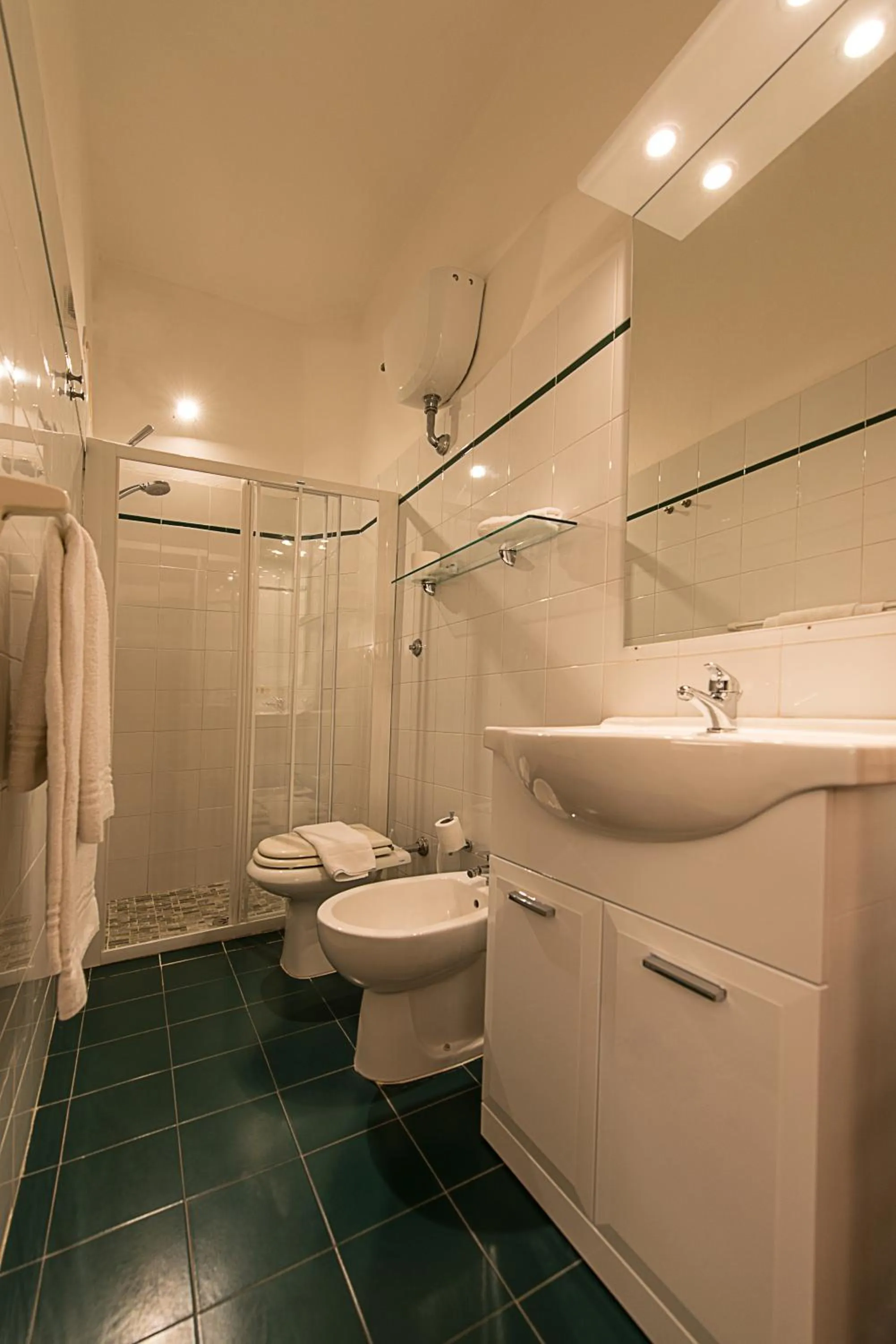 Shower in Hotel Ariston