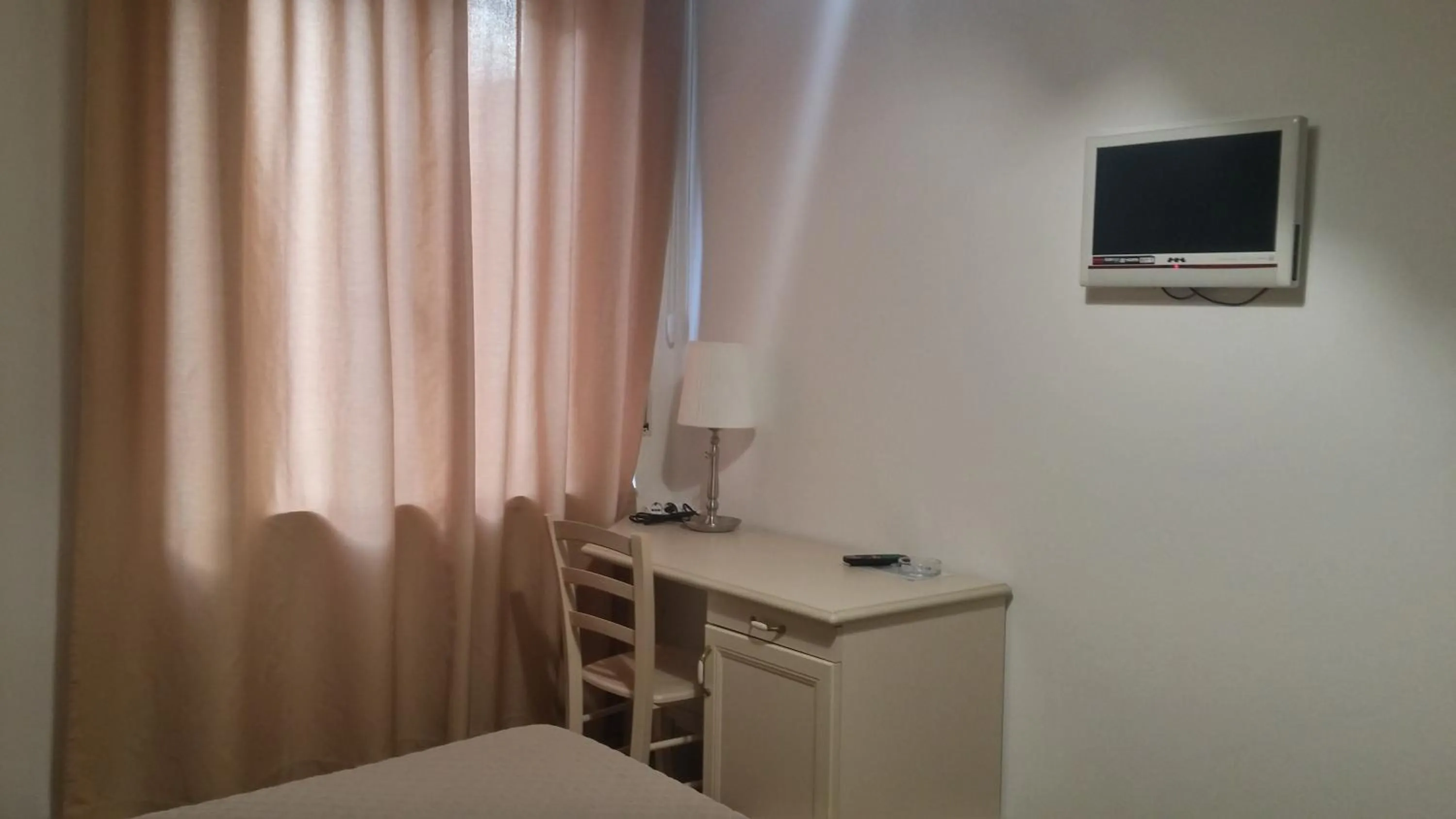 TV and multimedia in Hotel Ariston