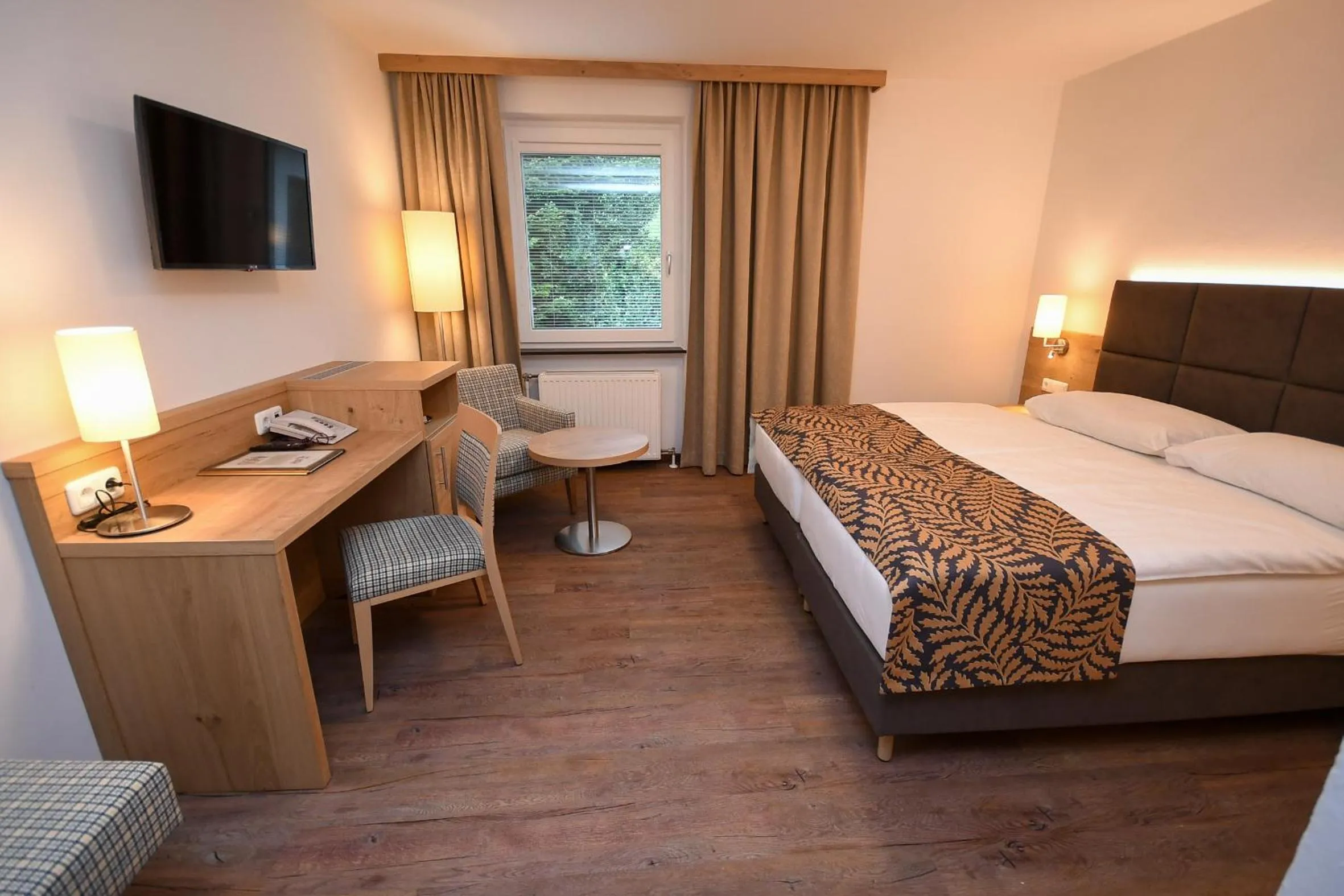 Photo of the whole room, Bed in Seegasthof Hois'n Wirt - Hotel mit Wellnessbereich