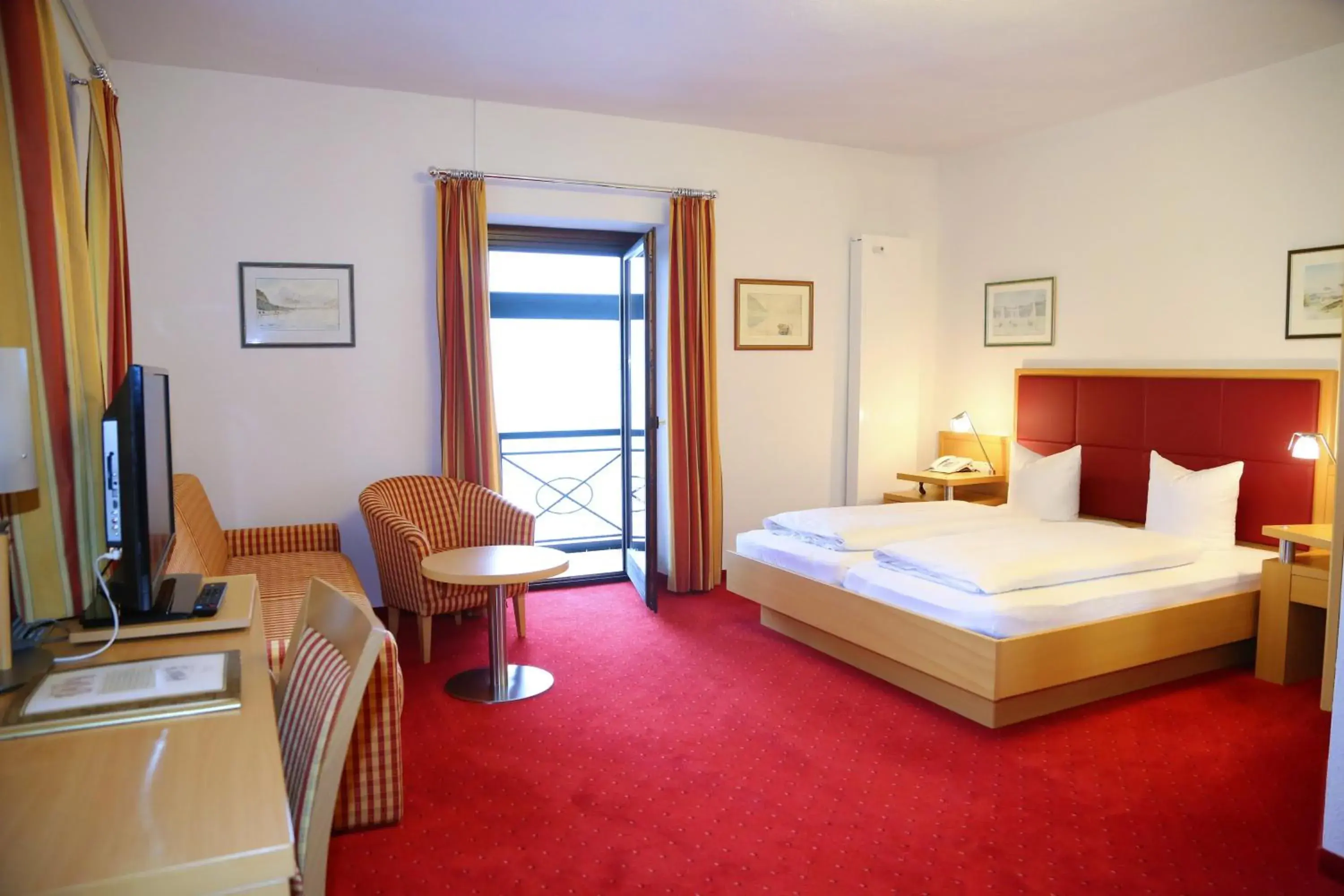 Superior Double Room with Lake View - single occupancy in Seegasthof Hois'n Wirt - Hotel mit Wellnessbereich Superior Double Room with Lake View - single occupancy in Seegasthof Hois'n Wirt - Hotel mit Wellnessbereich