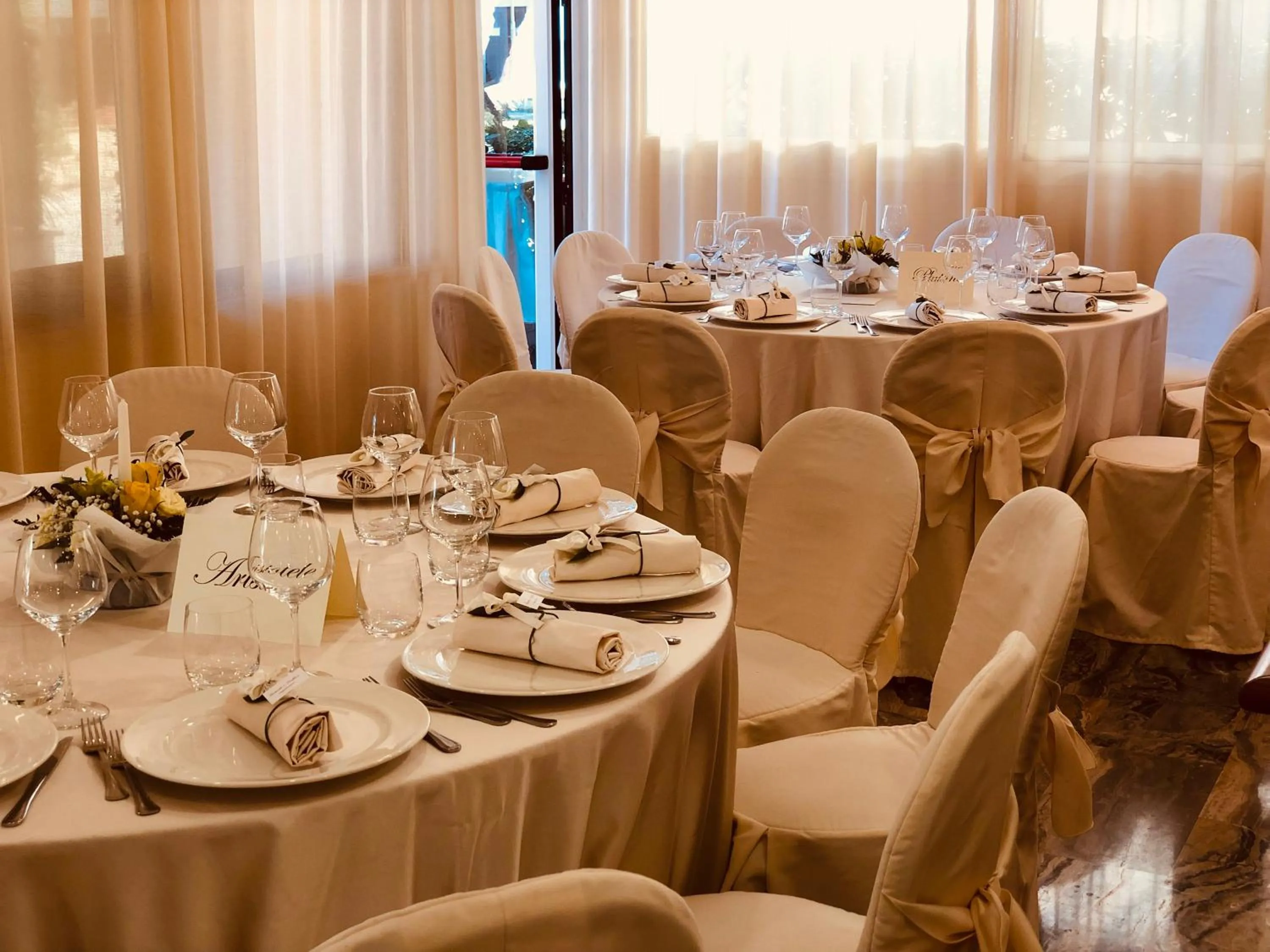 Restaurant/places to eat in Hotel Florida