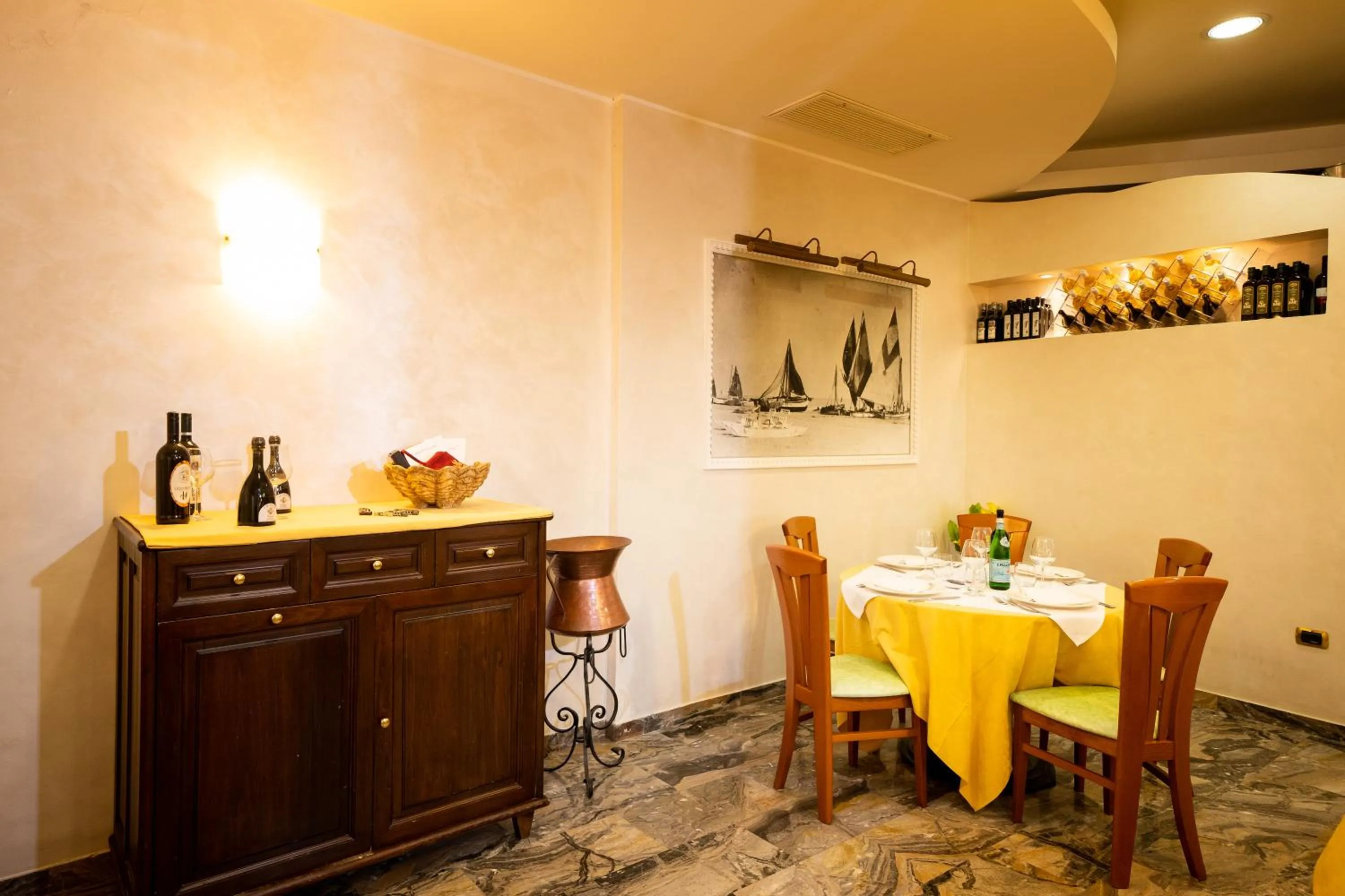 Dining area in Hotel Florida