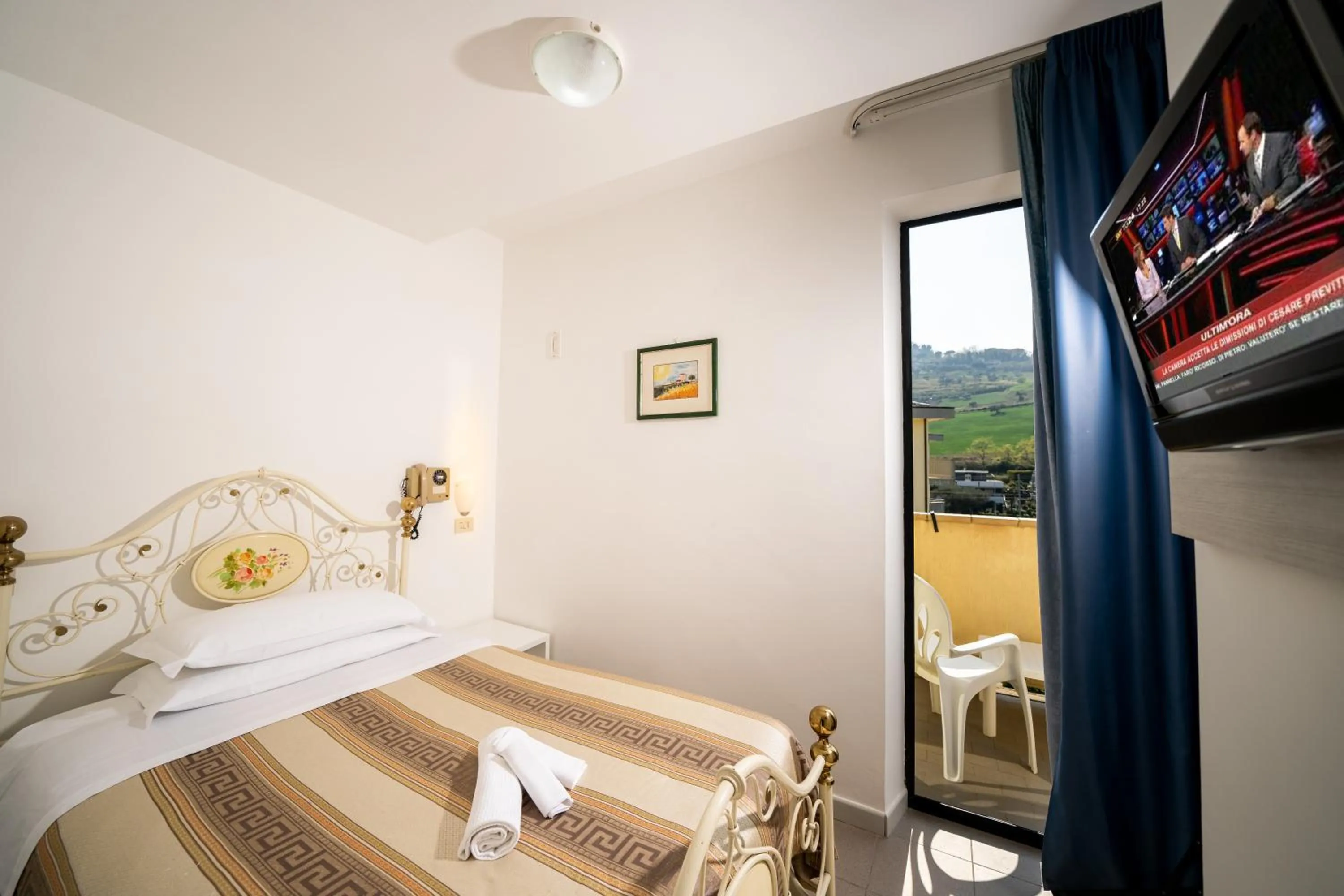 Photo of the whole room, Bed in Hotel Florida