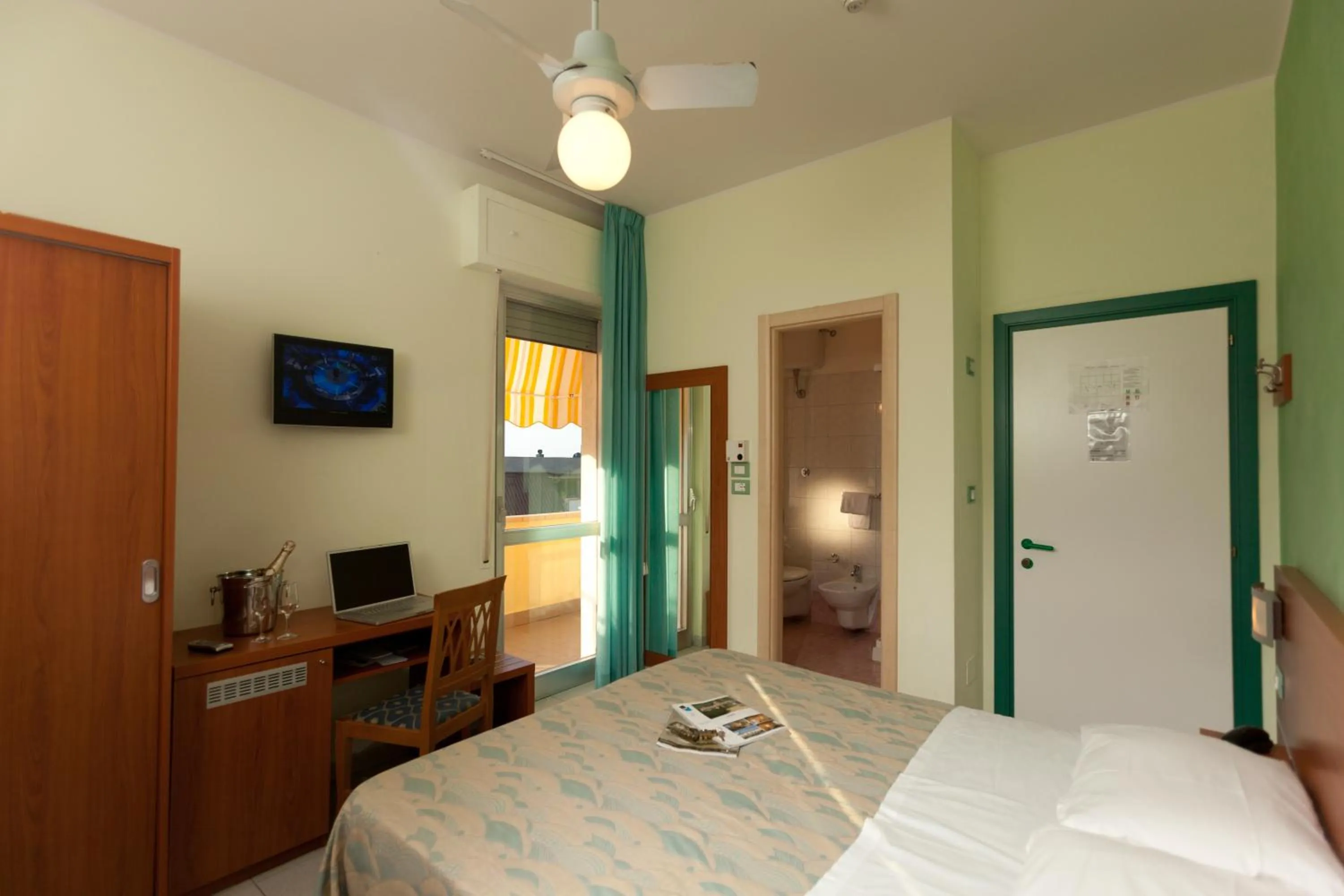 Bedroom, Bed in Hotel Florida