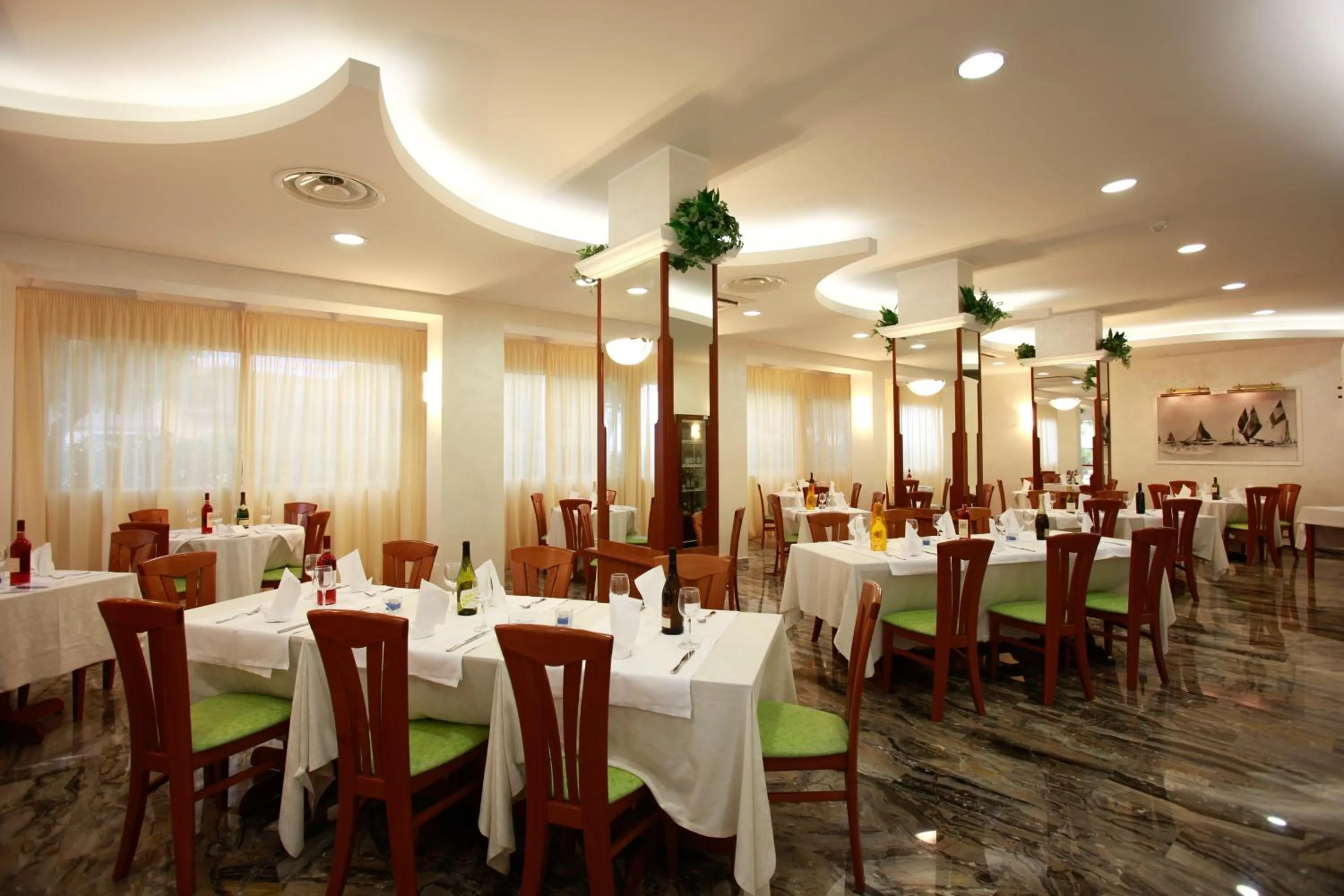 Restaurant/places to eat in Hotel Florida