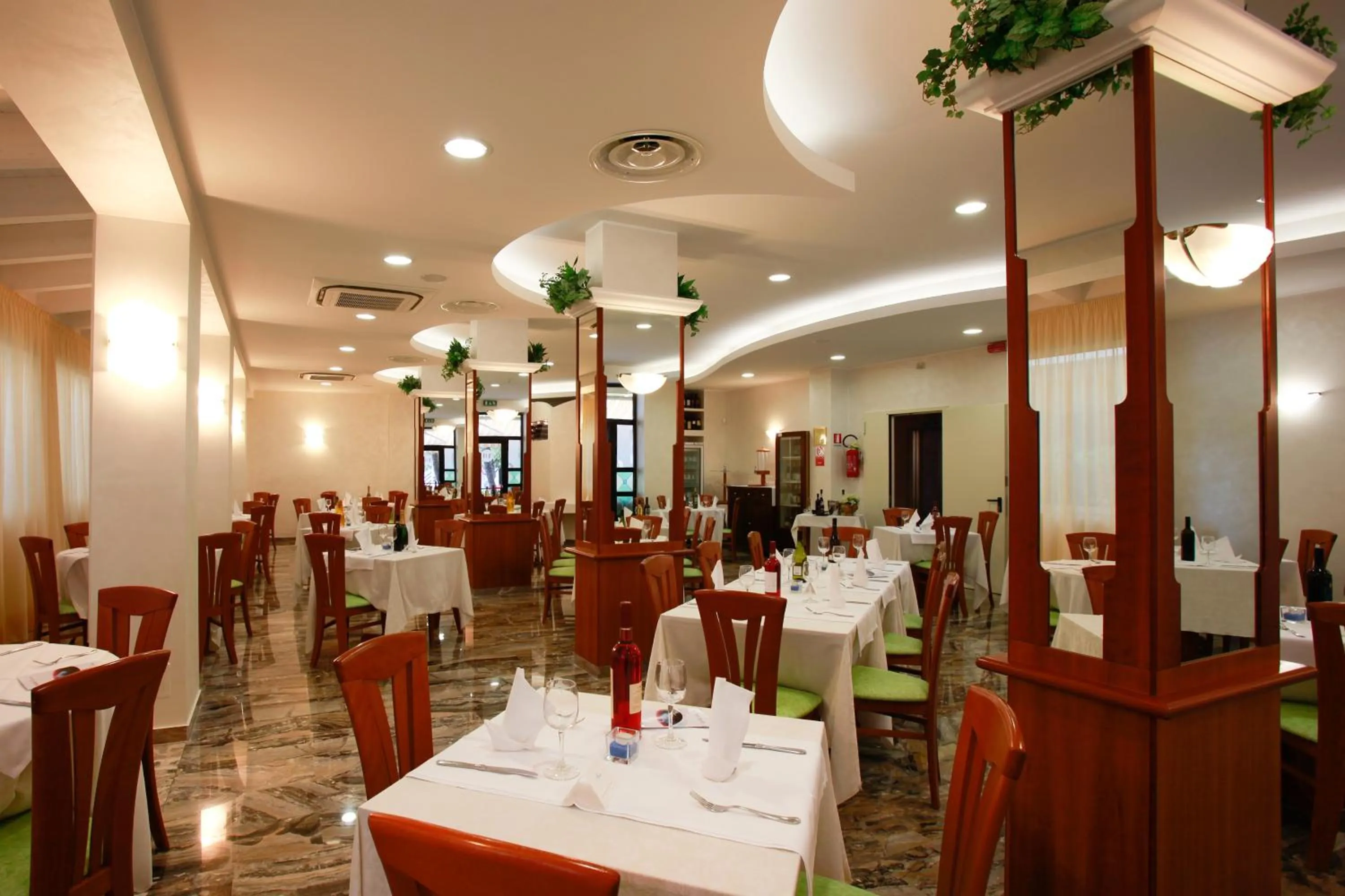 Restaurant/places to eat in Hotel Florida