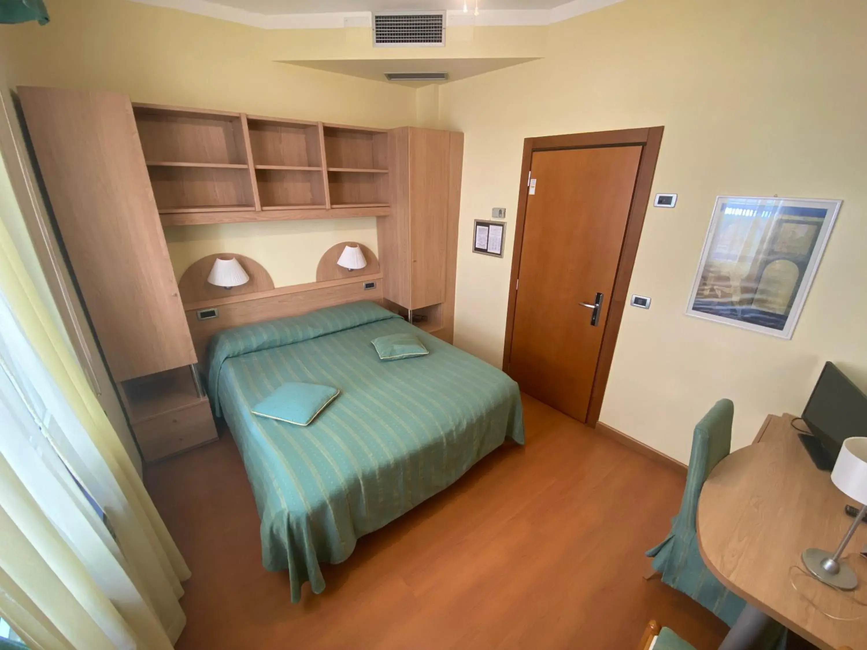 Small Double Room in Hotel Zurigo Small Double Room in Hotel Zurigo