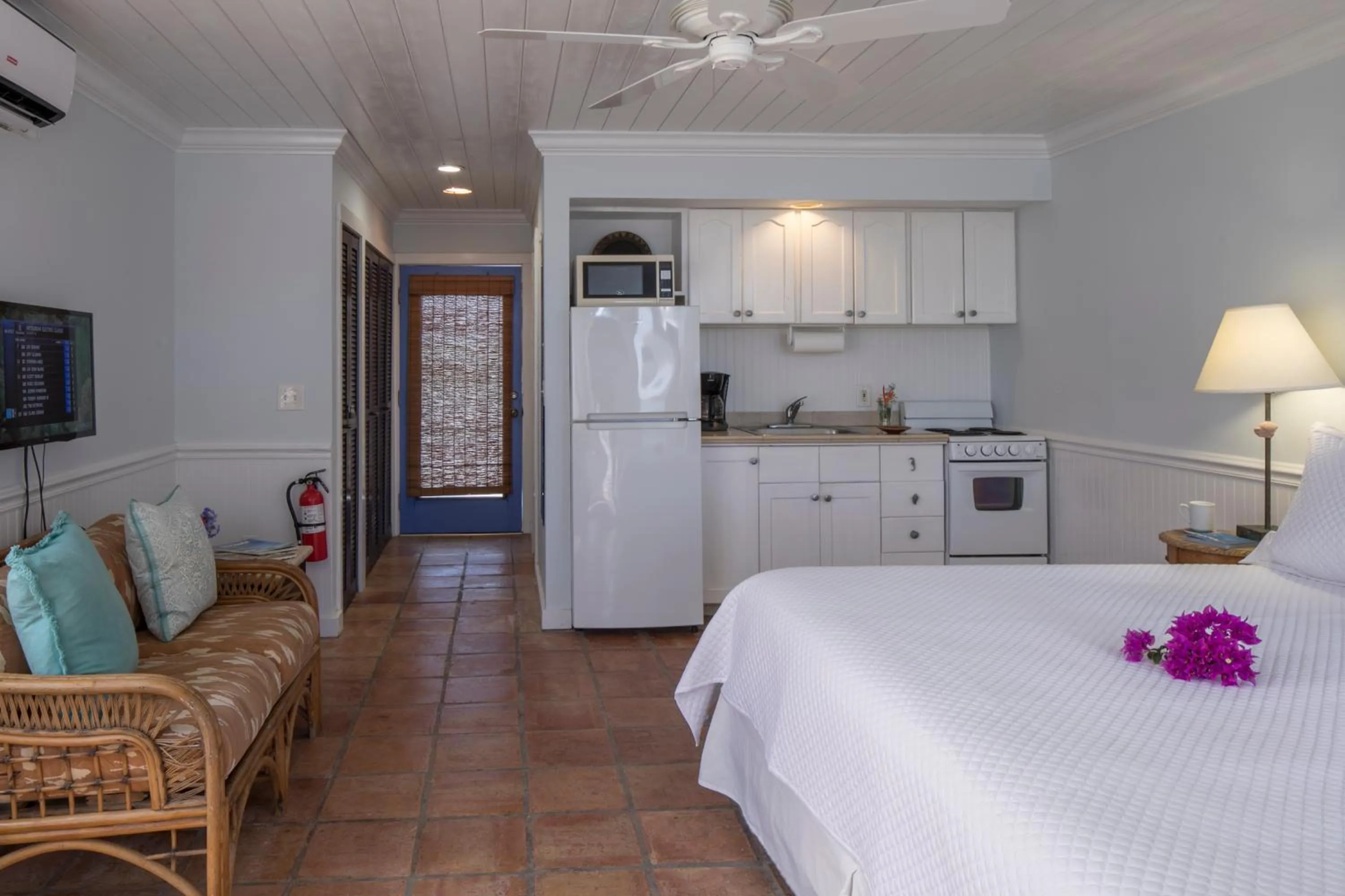 Bed in Coconut Coast Villas