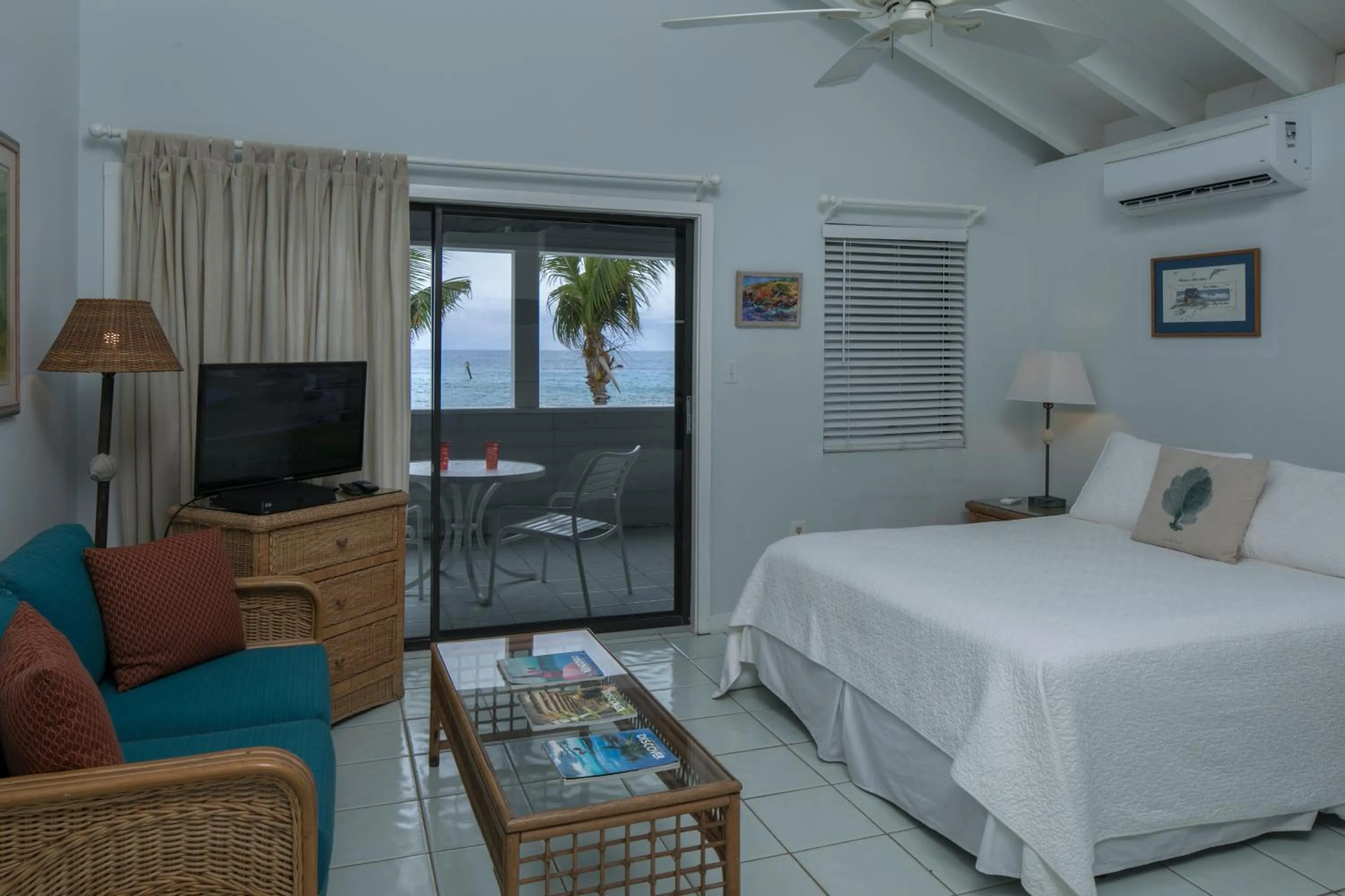 Bed in Coconut Coast Villas