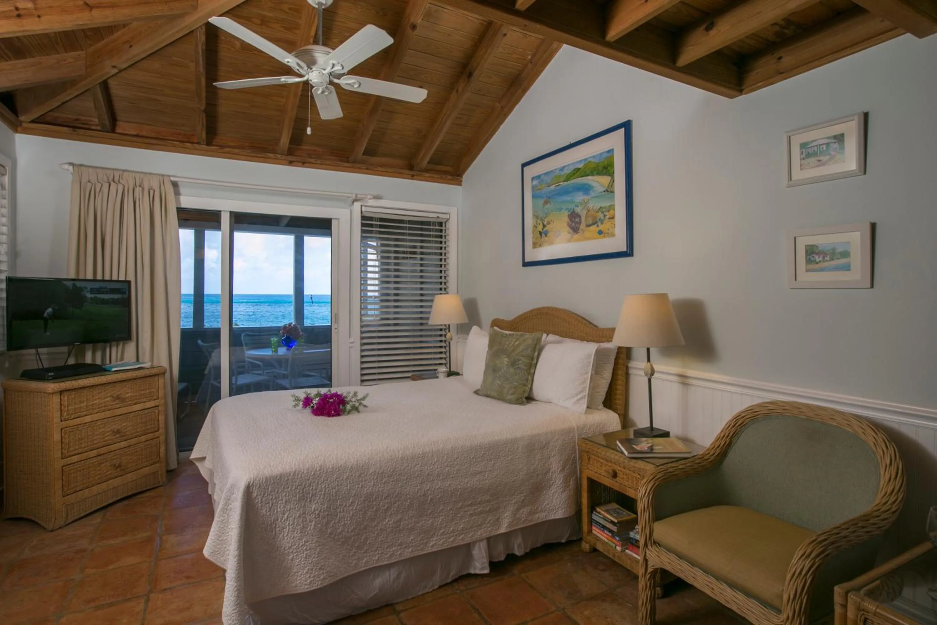 Bed in Coconut Coast Villas