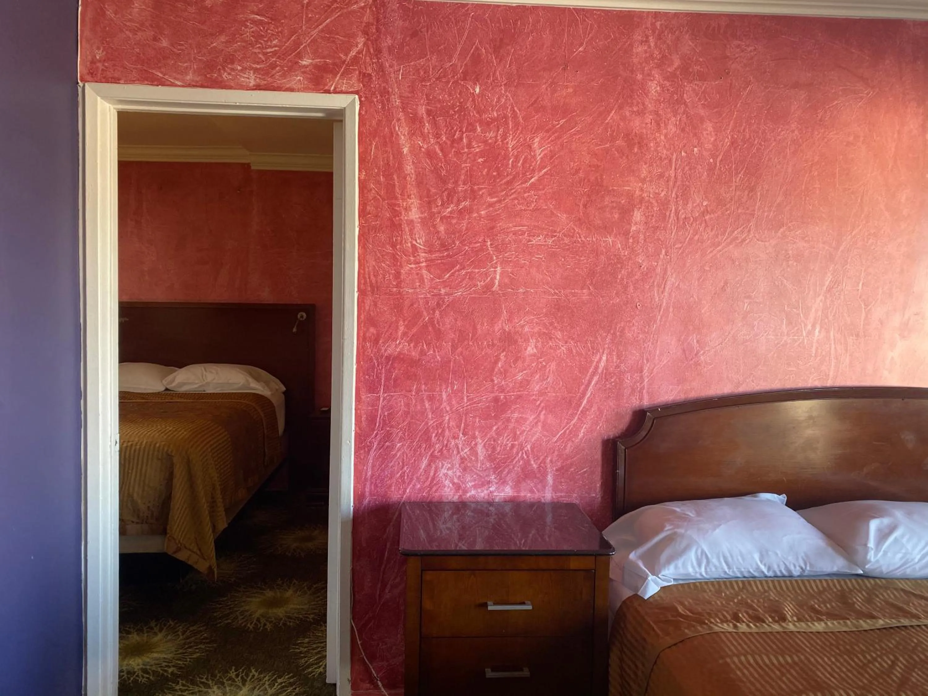 Bed in Villa Park Motel