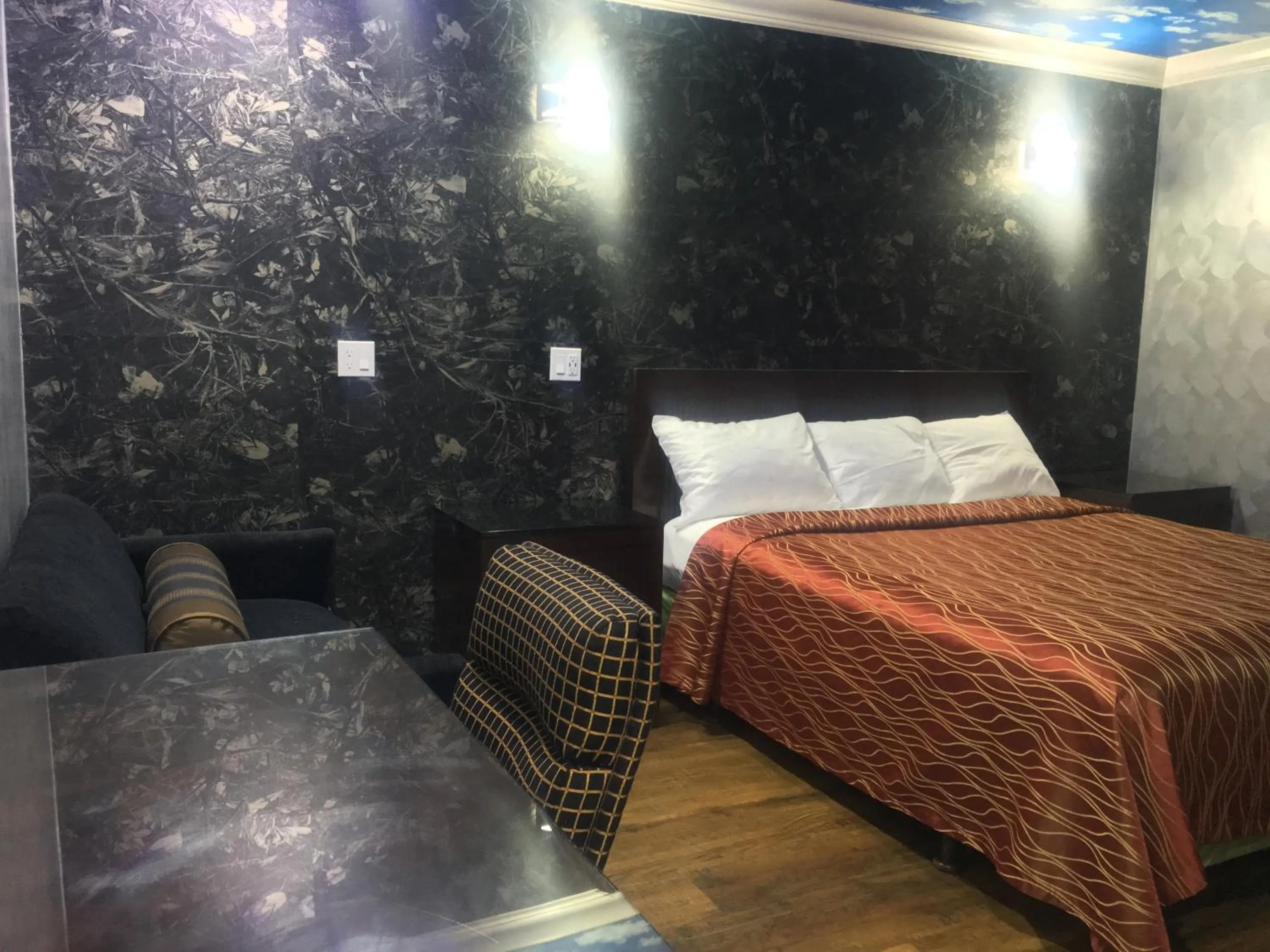 Bed in Villa Park Motel