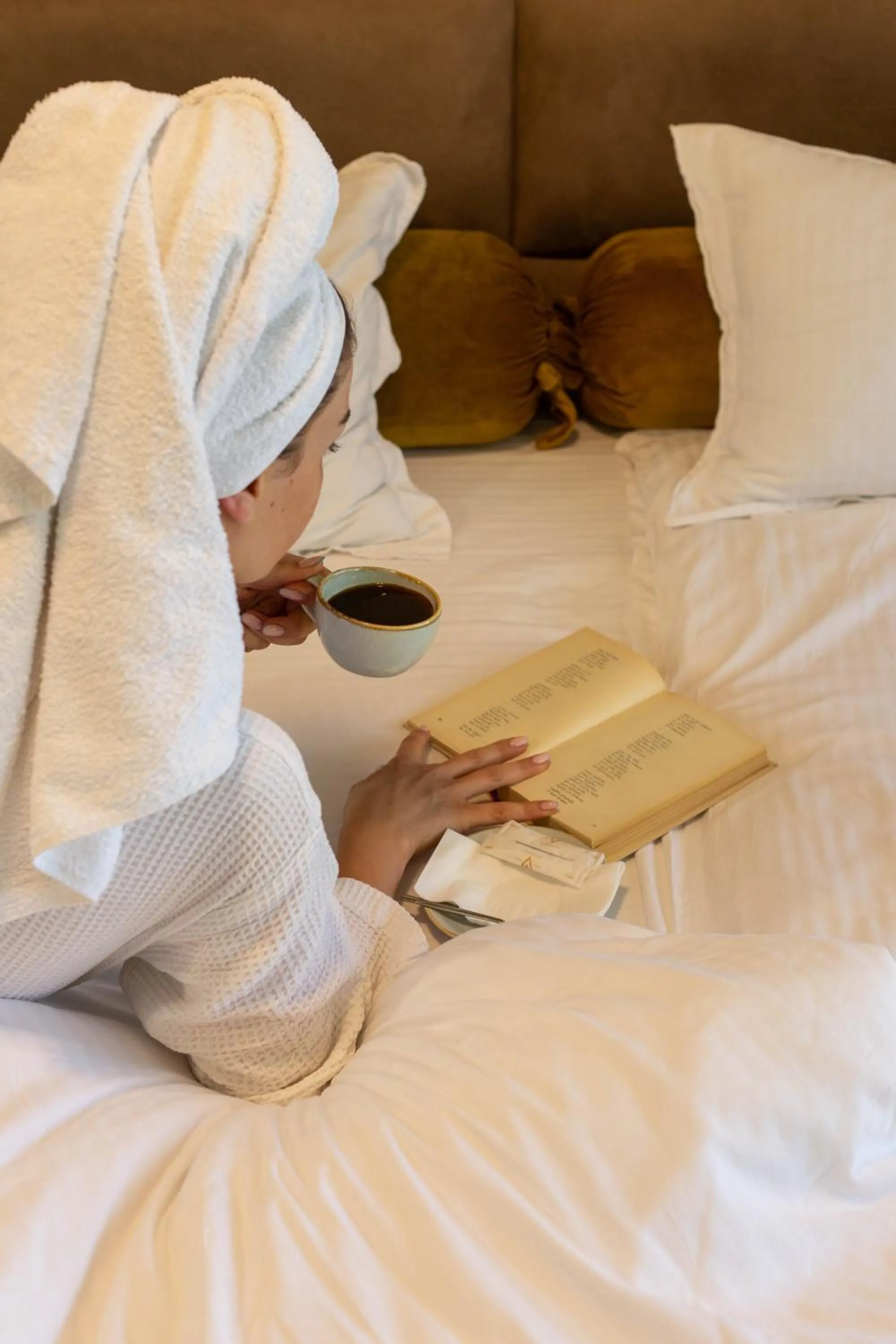 Bed in Seventeen Rooms