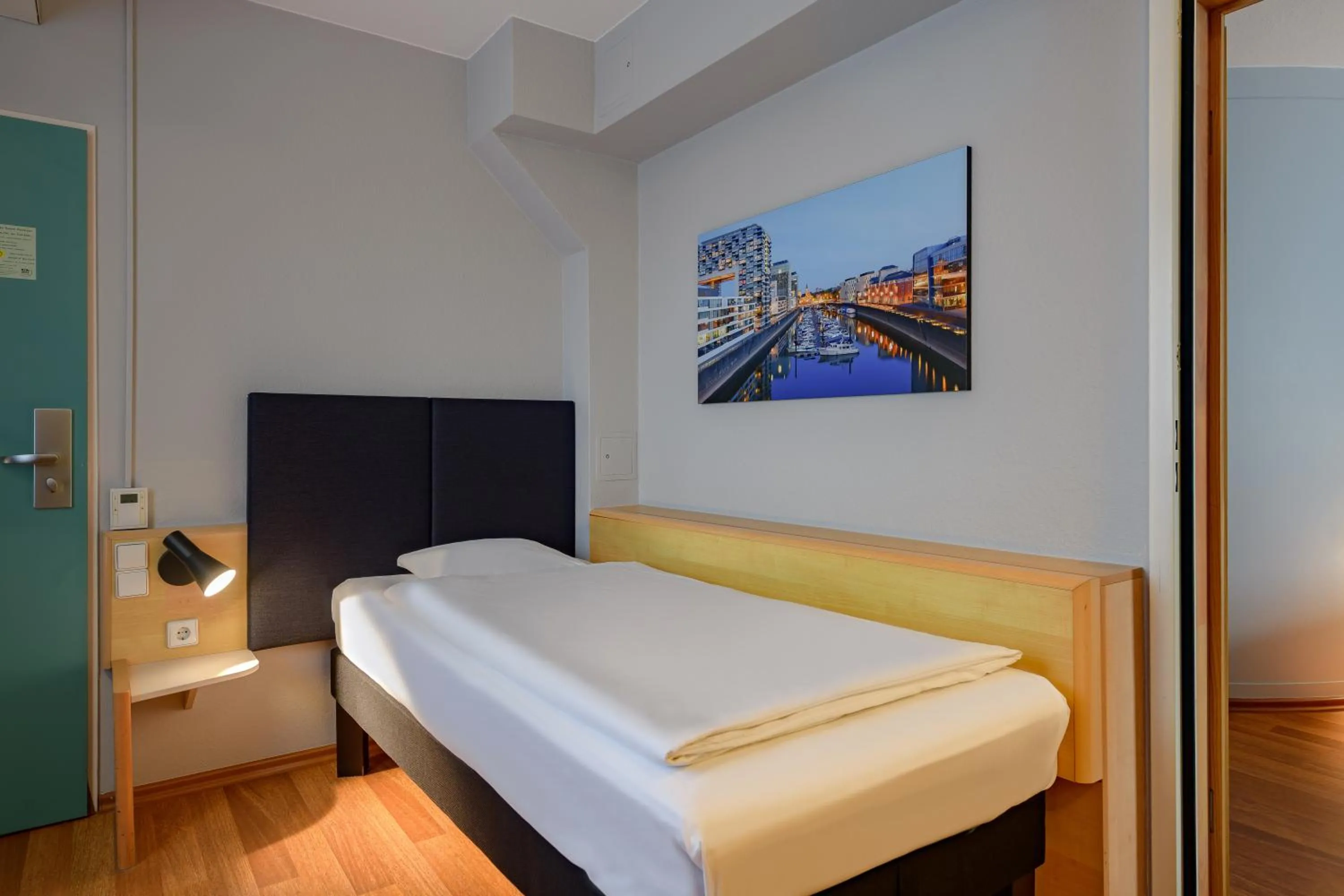 Bed in ibis Köln Frechen