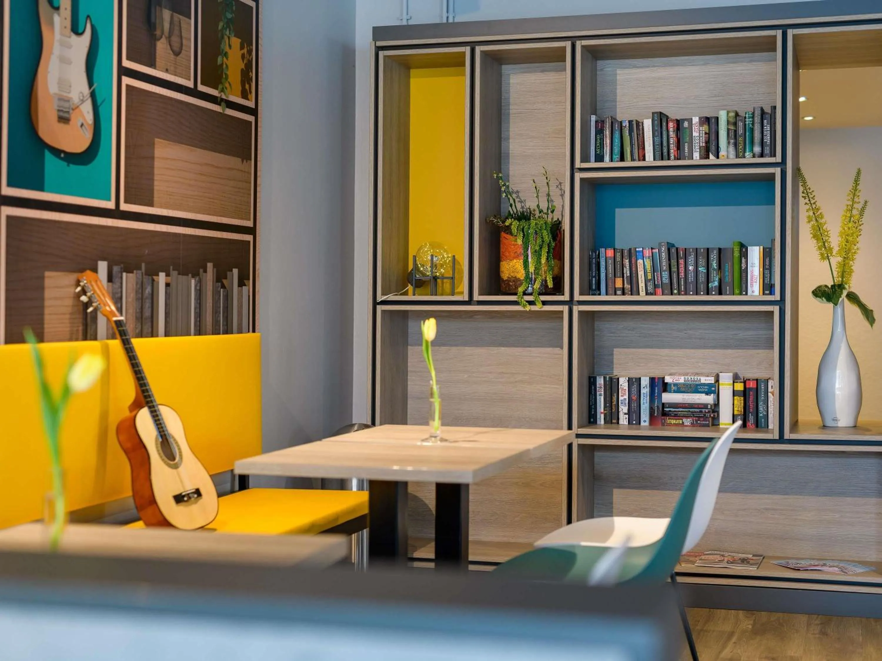 Lounge or bar in ibis Köln Frechen