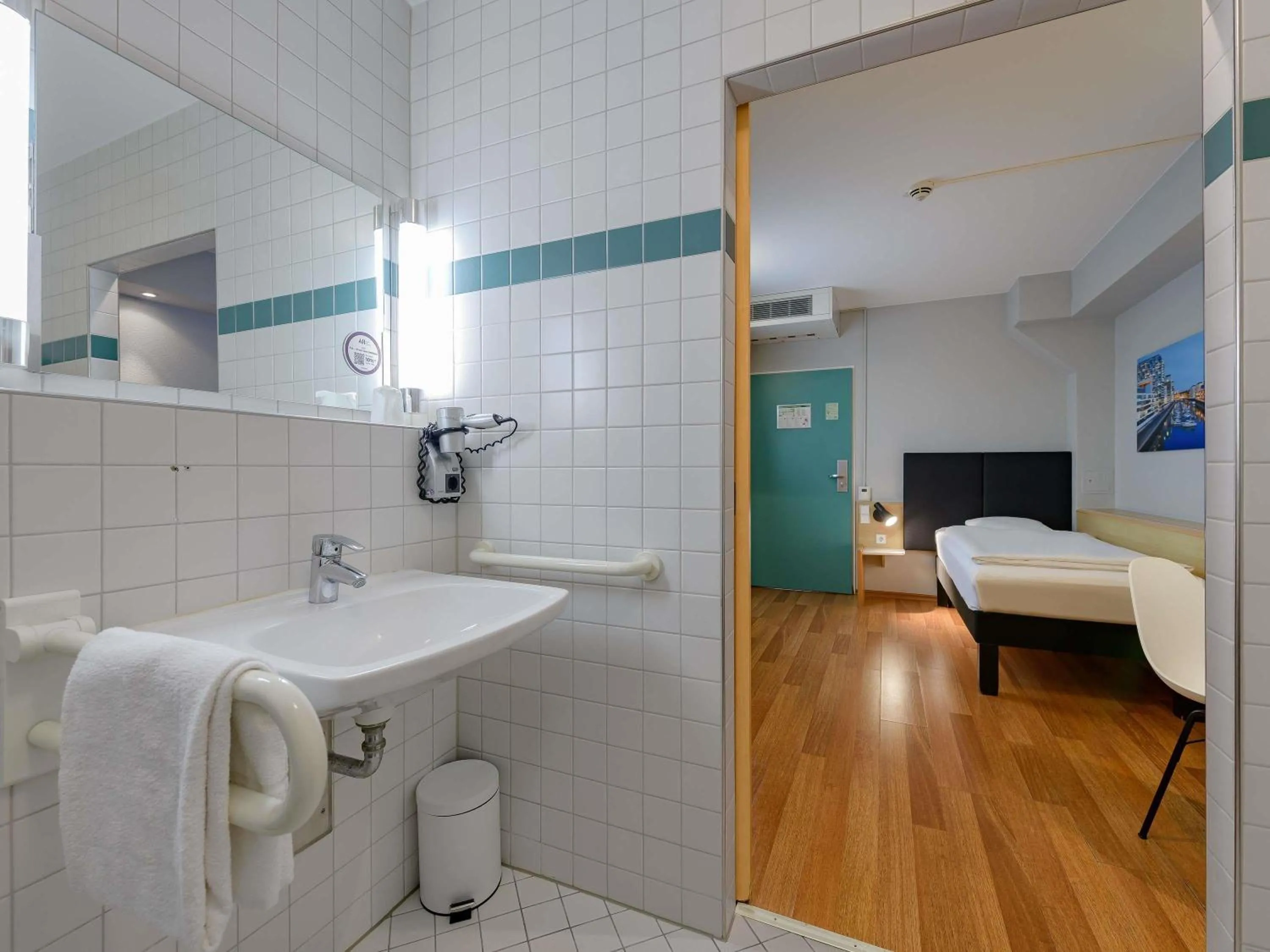 Bed in ibis Köln Frechen