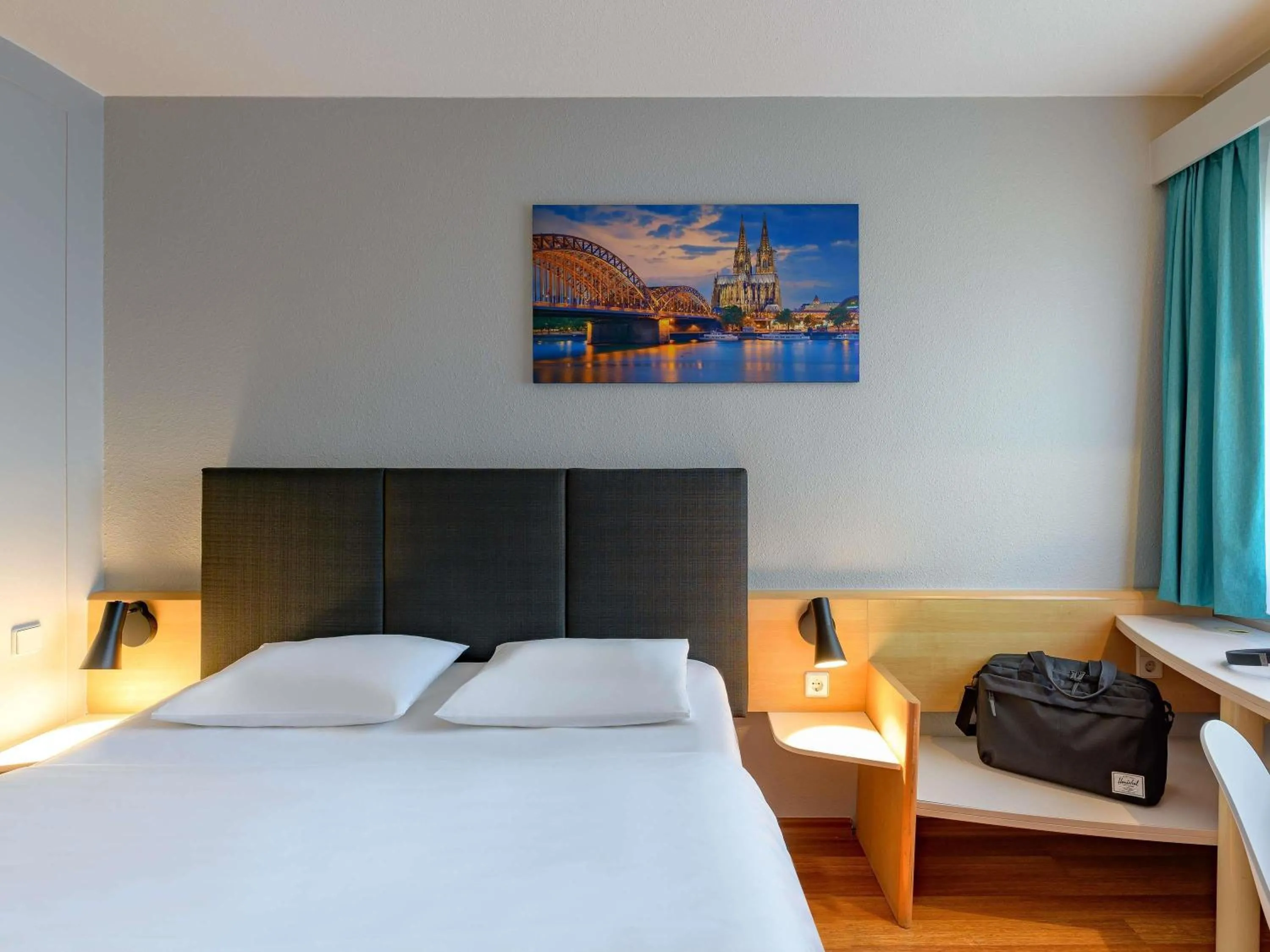 Bed in ibis Köln Frechen